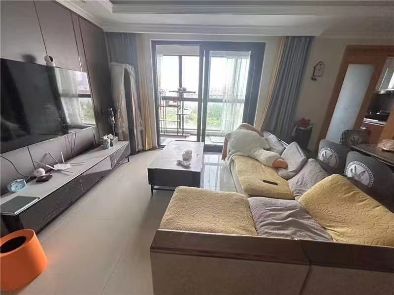 富力院士廷 4室2厅2卫 136m&sup2;