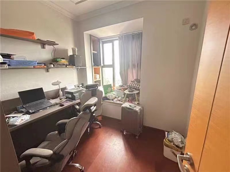 富力院士廷 4室2厅2卫 136m&sup2;