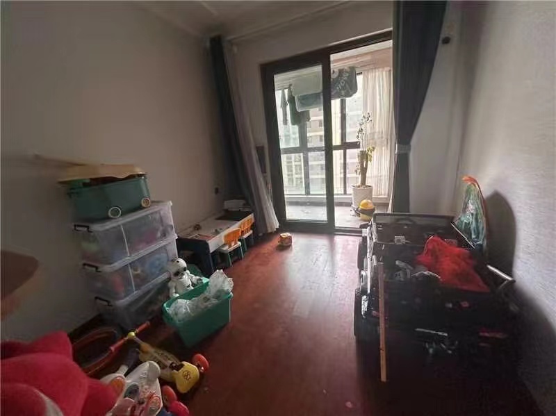 富力院士廷 4室2厅2卫 136m&sup2;