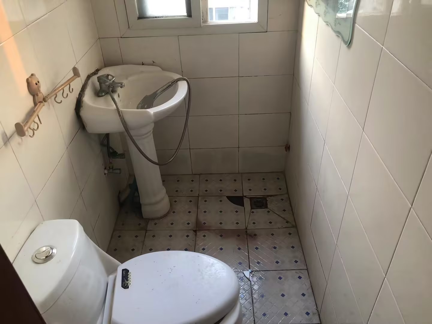 虹桥新村(朝霞路) 1室1厅1卫 42m&sup2;