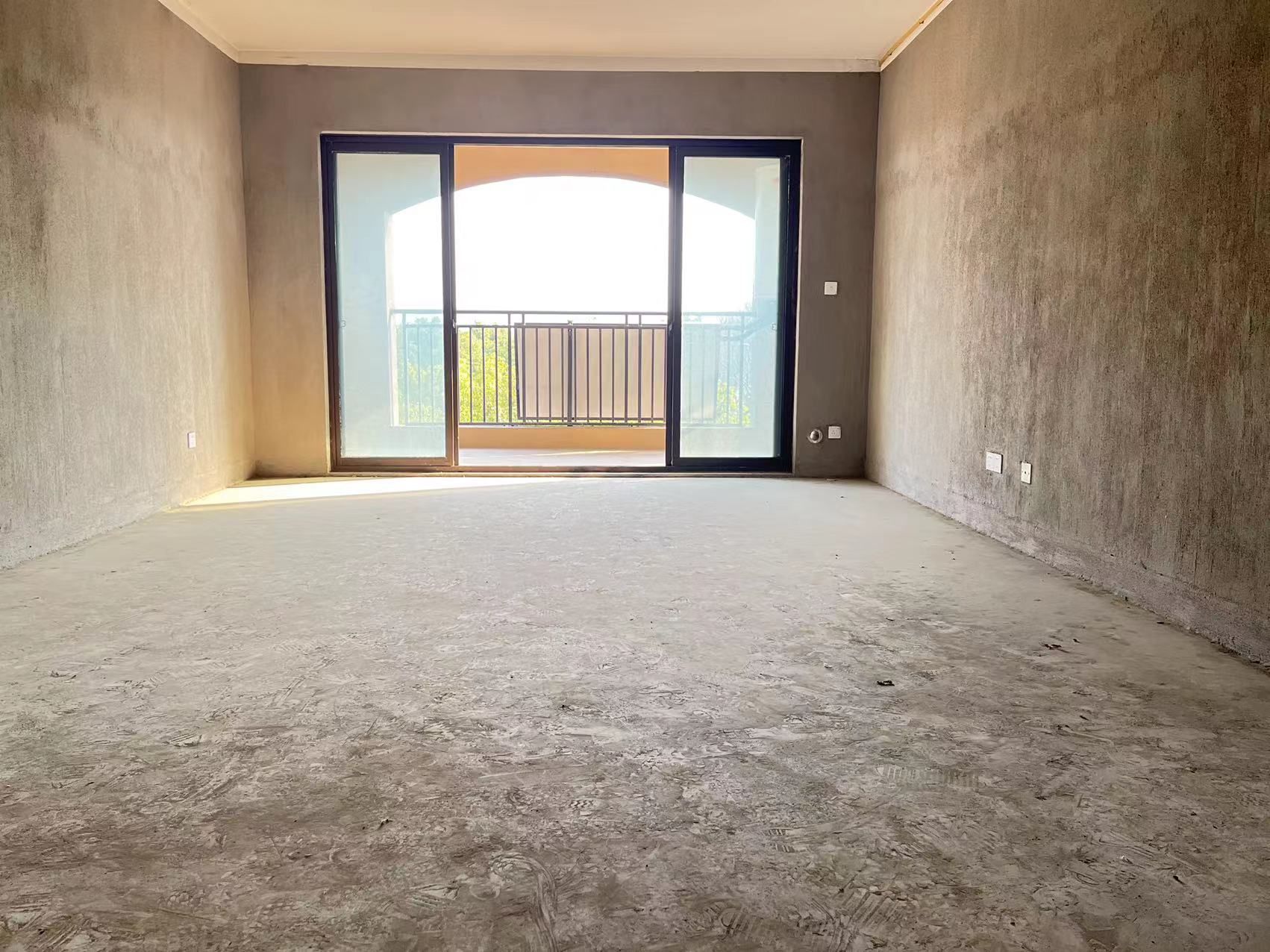 华强城 4室2厅2卫 158.00m²