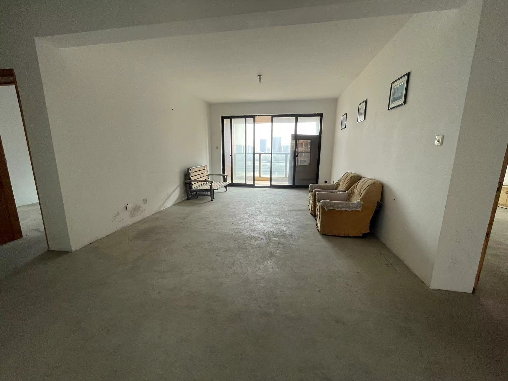 大唐金城 4室2厅2卫 140.07m²