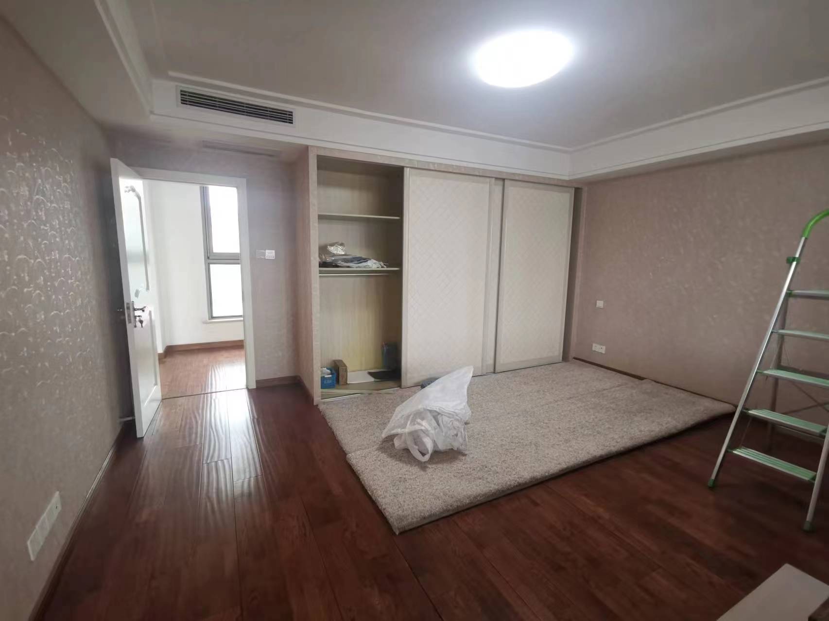 优山美地花园 4室2厅2卫 218m&sup2;