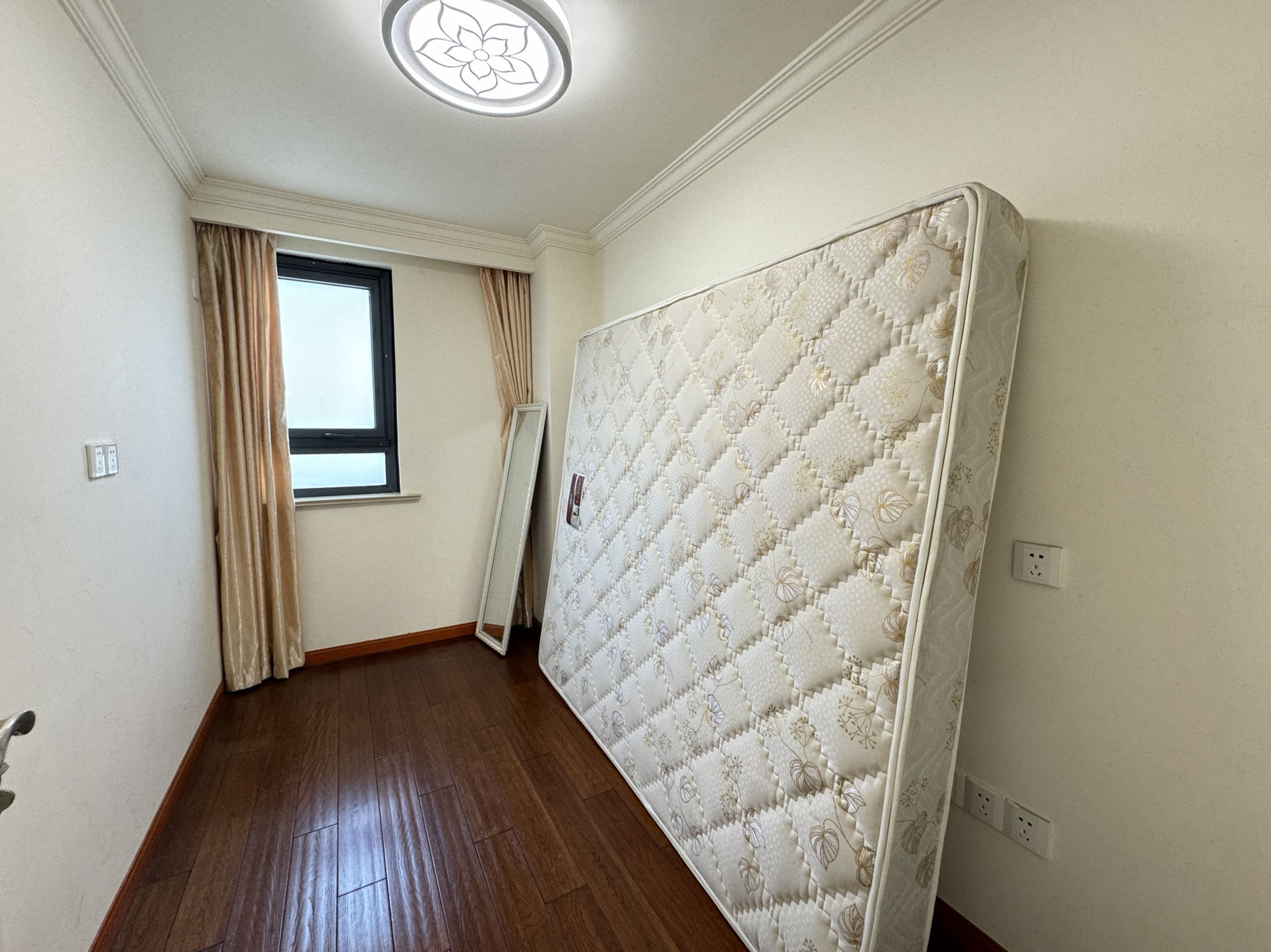 万达华府 3室2厅1卫 108.59m²