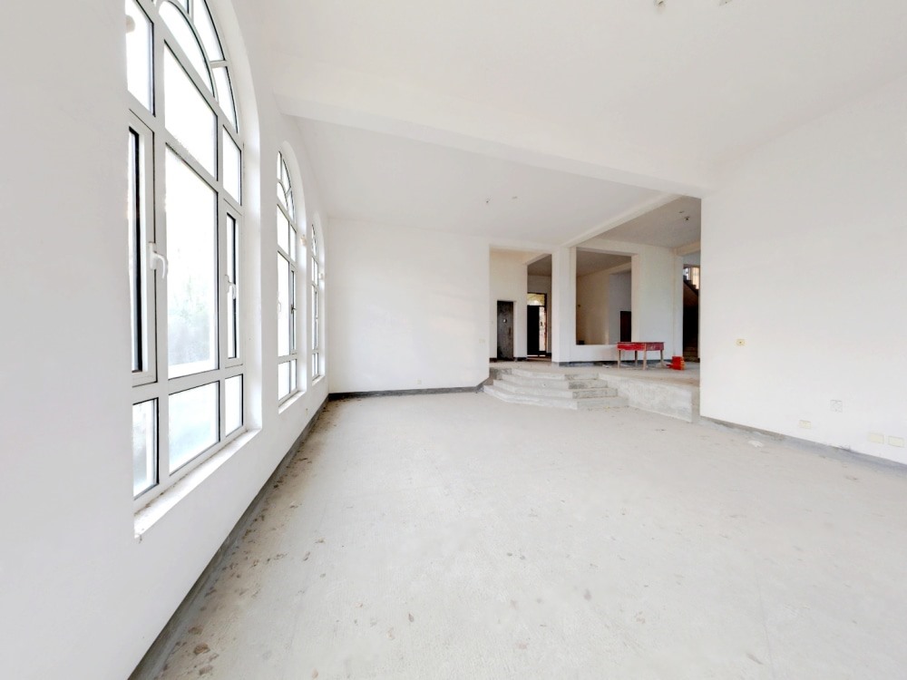 优山美地花园南区 5室3厅3卫 600m²
