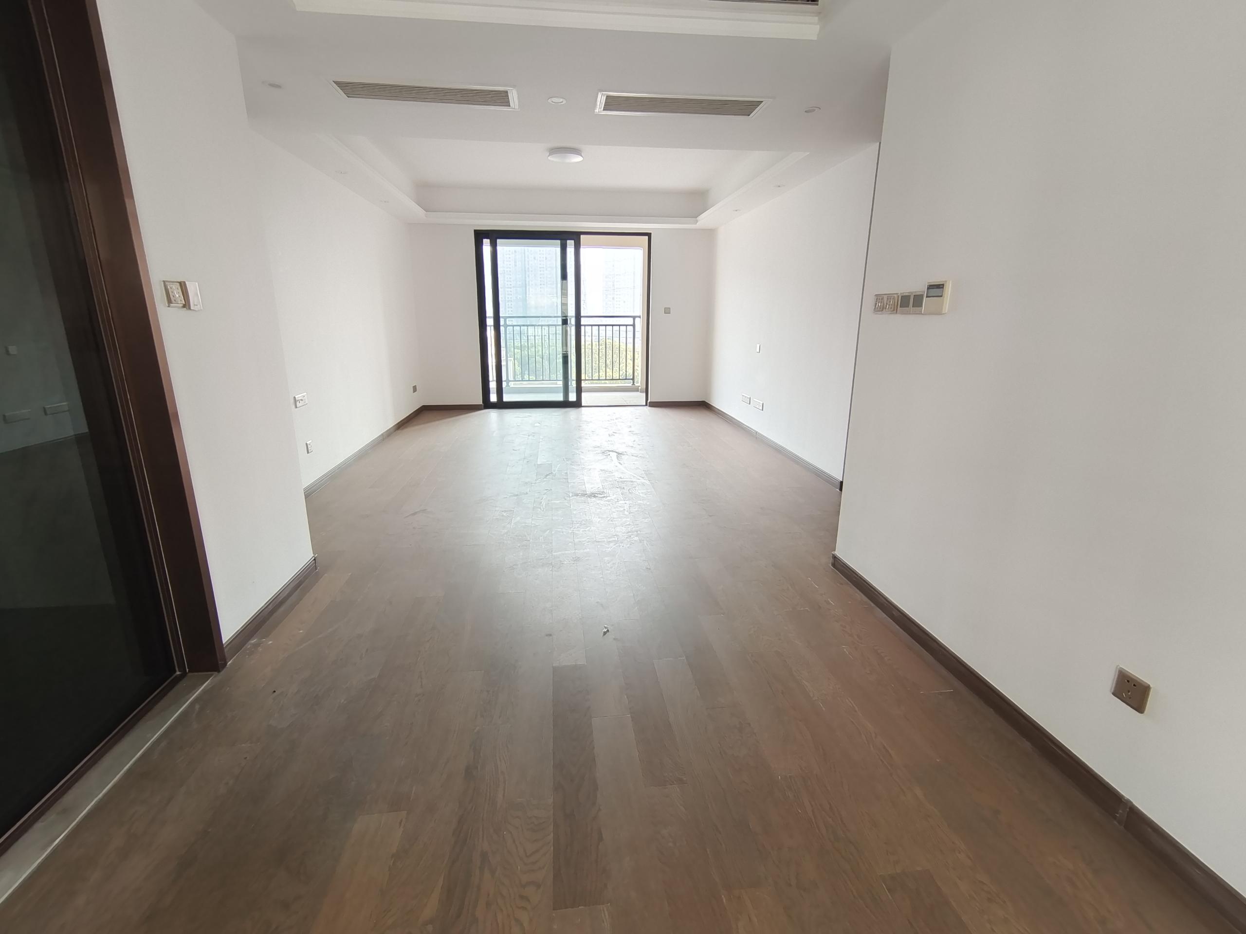 中海上东区 4室2厅2卫 143m²