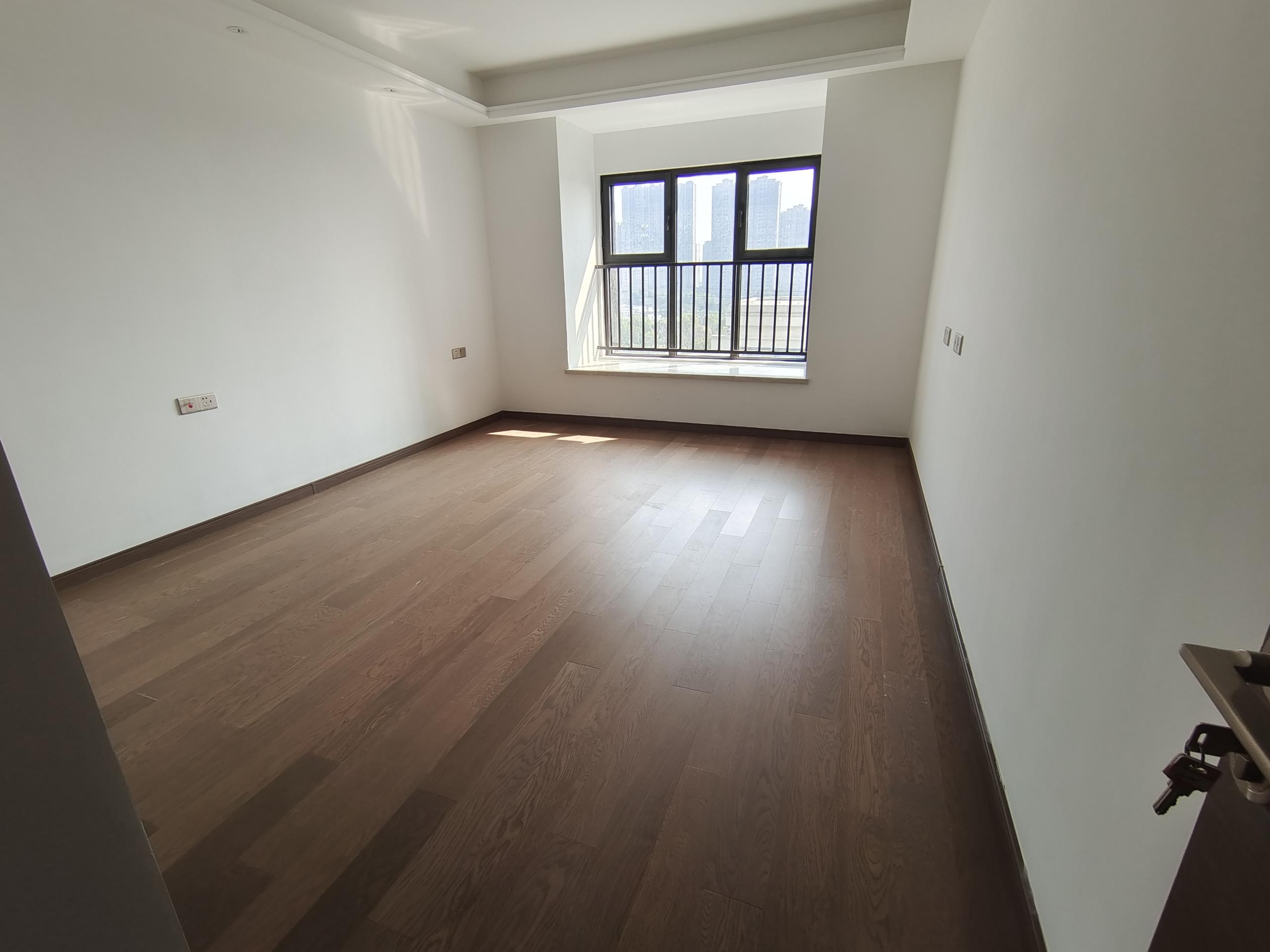 中海上东区 4室2厅2卫 143m&sup2;