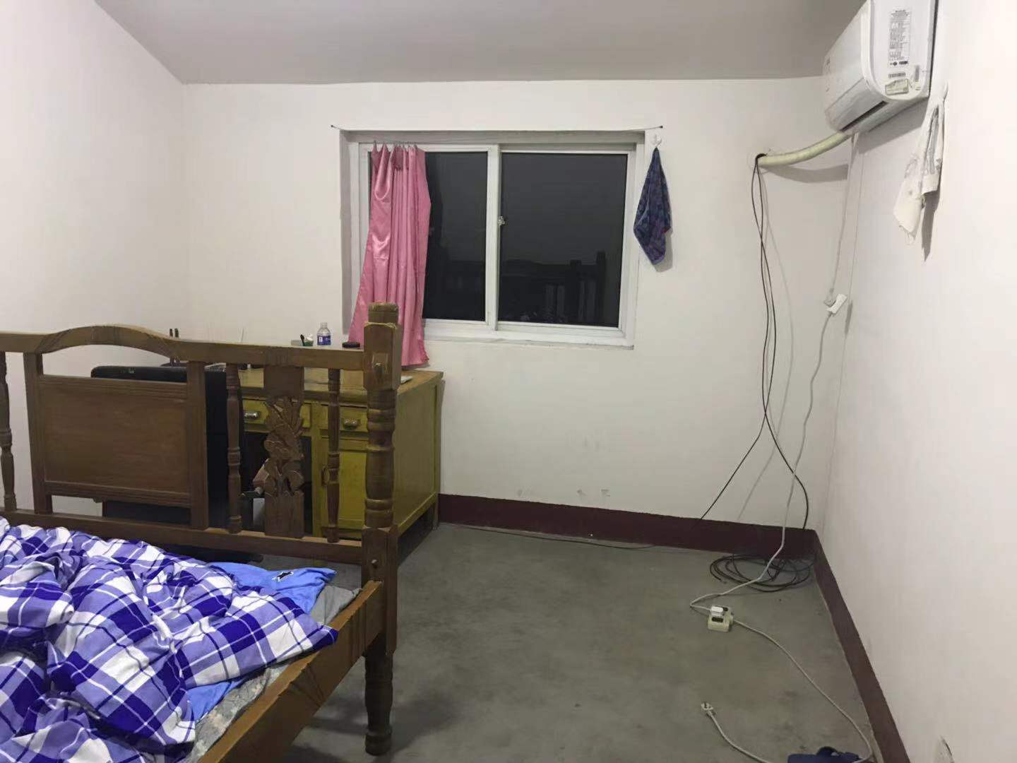 江海花园 4室2厅1卫 132m&sup2;