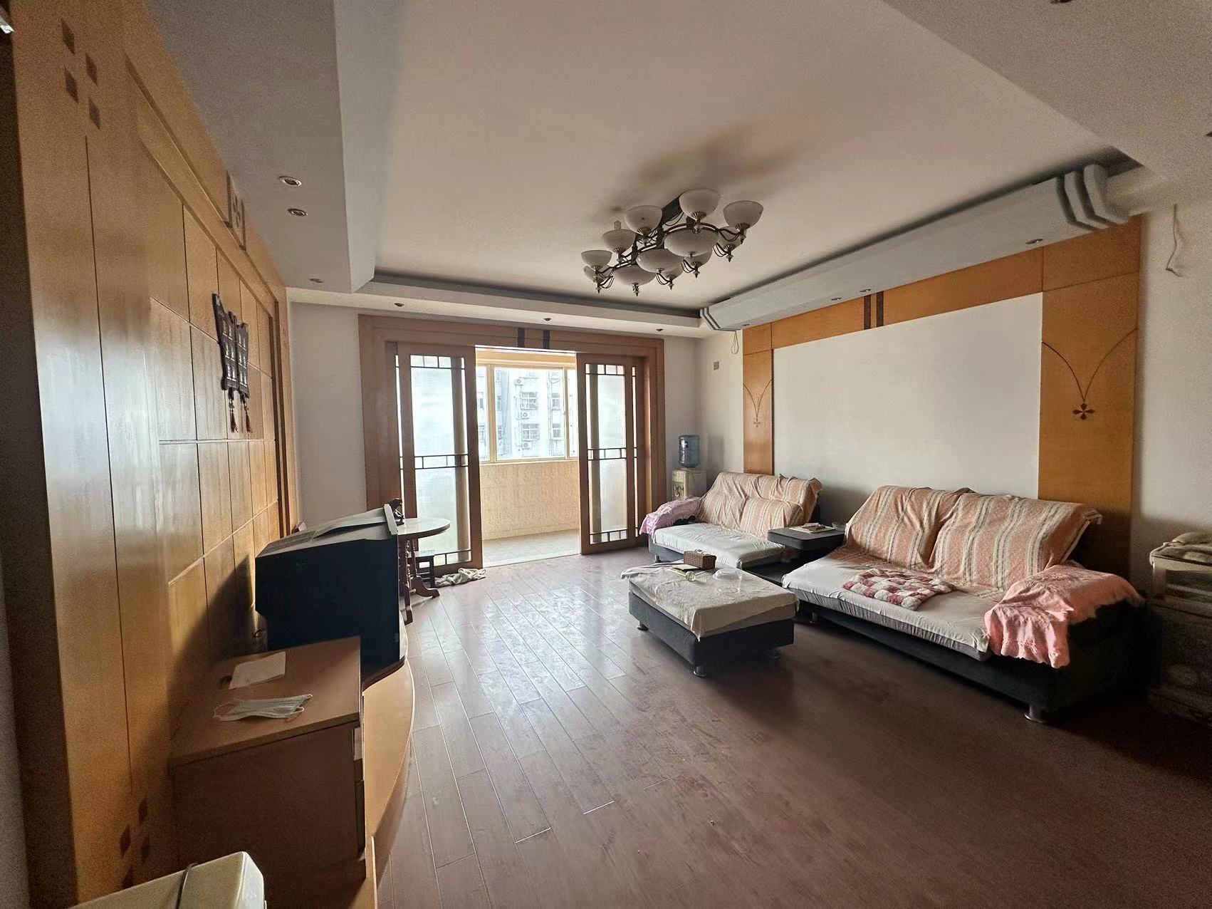 八角亭小区 4室2厅2卫 160m&sup2;
