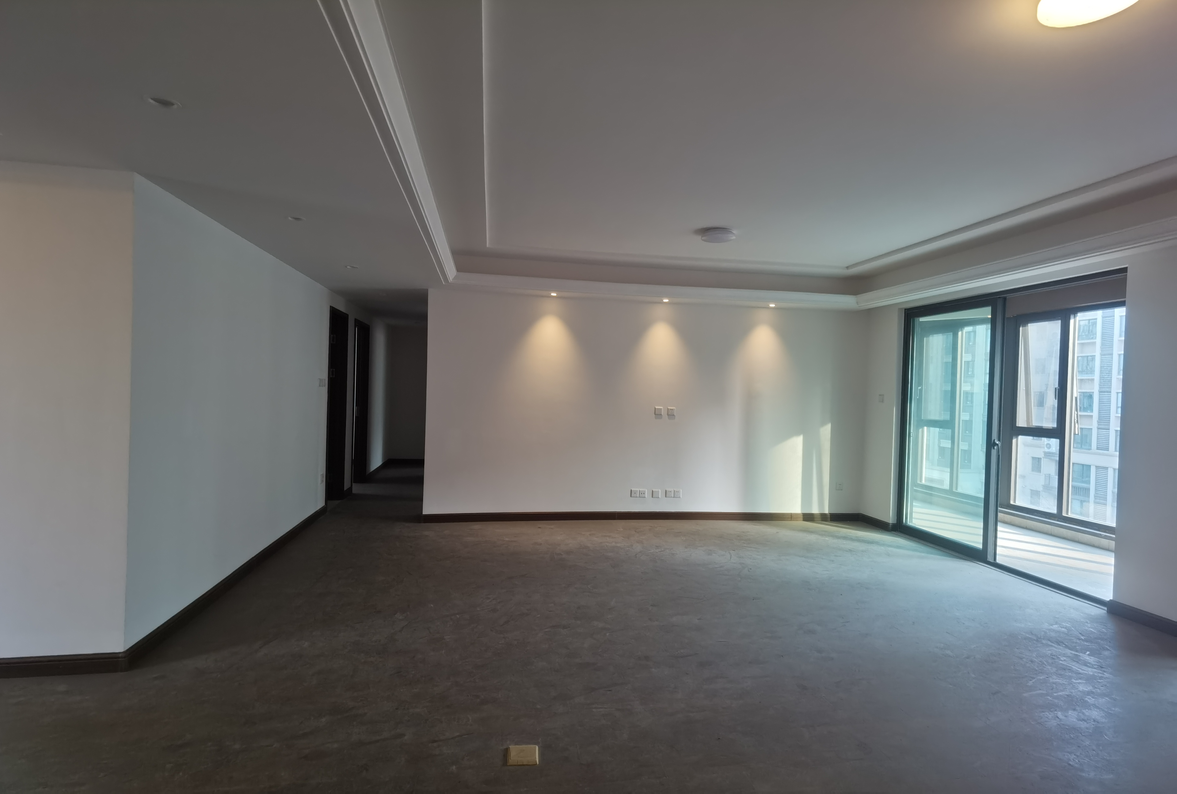 华强国际公馆 5室2厅3卫 189m²
