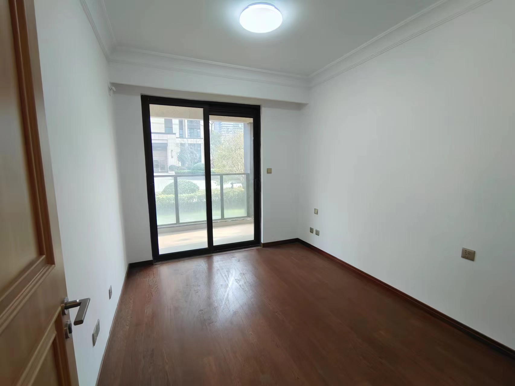 雍华府 3室2厅2卫 135.00m&sup2;