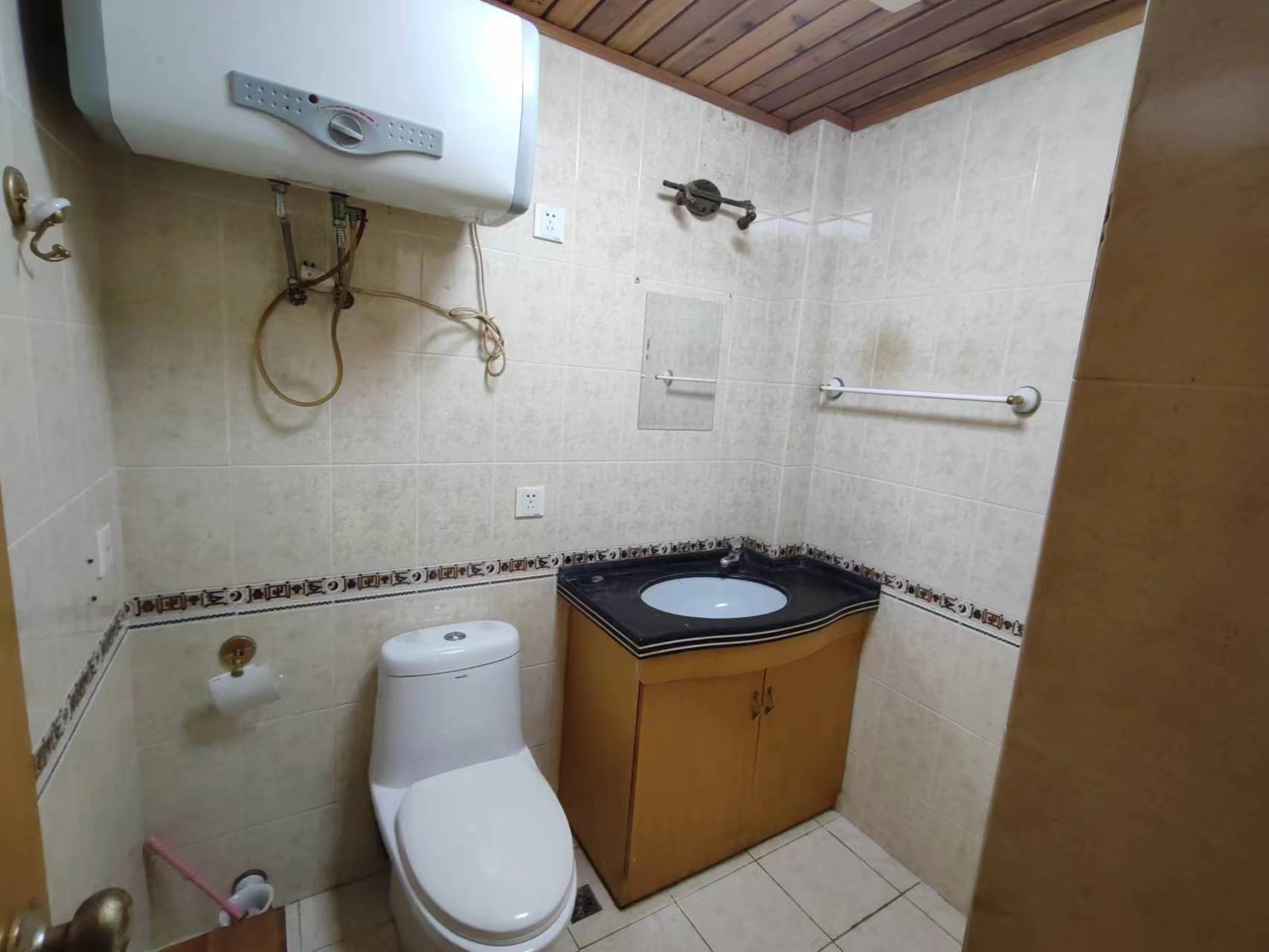 宏丰苑 3室2厅2卫 132m&sup2;