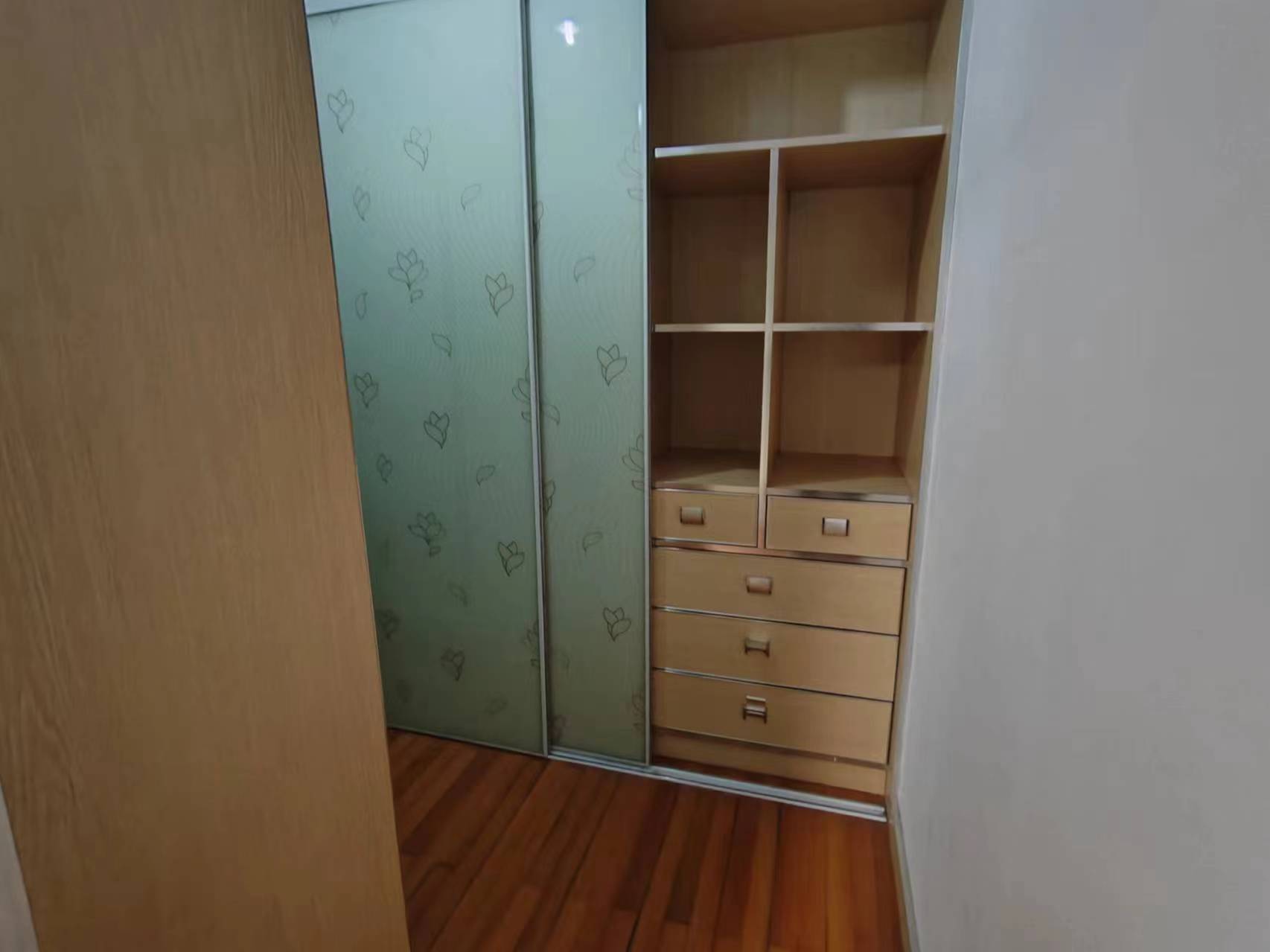 宏丰苑 3室2厅2卫 132m&sup2;