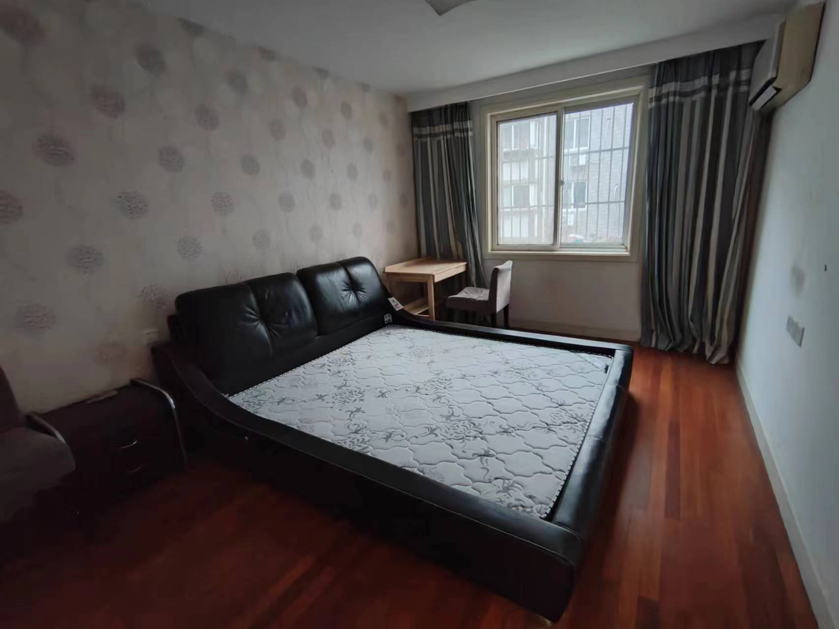 宏丰苑 3室2厅2卫 132m&sup2;