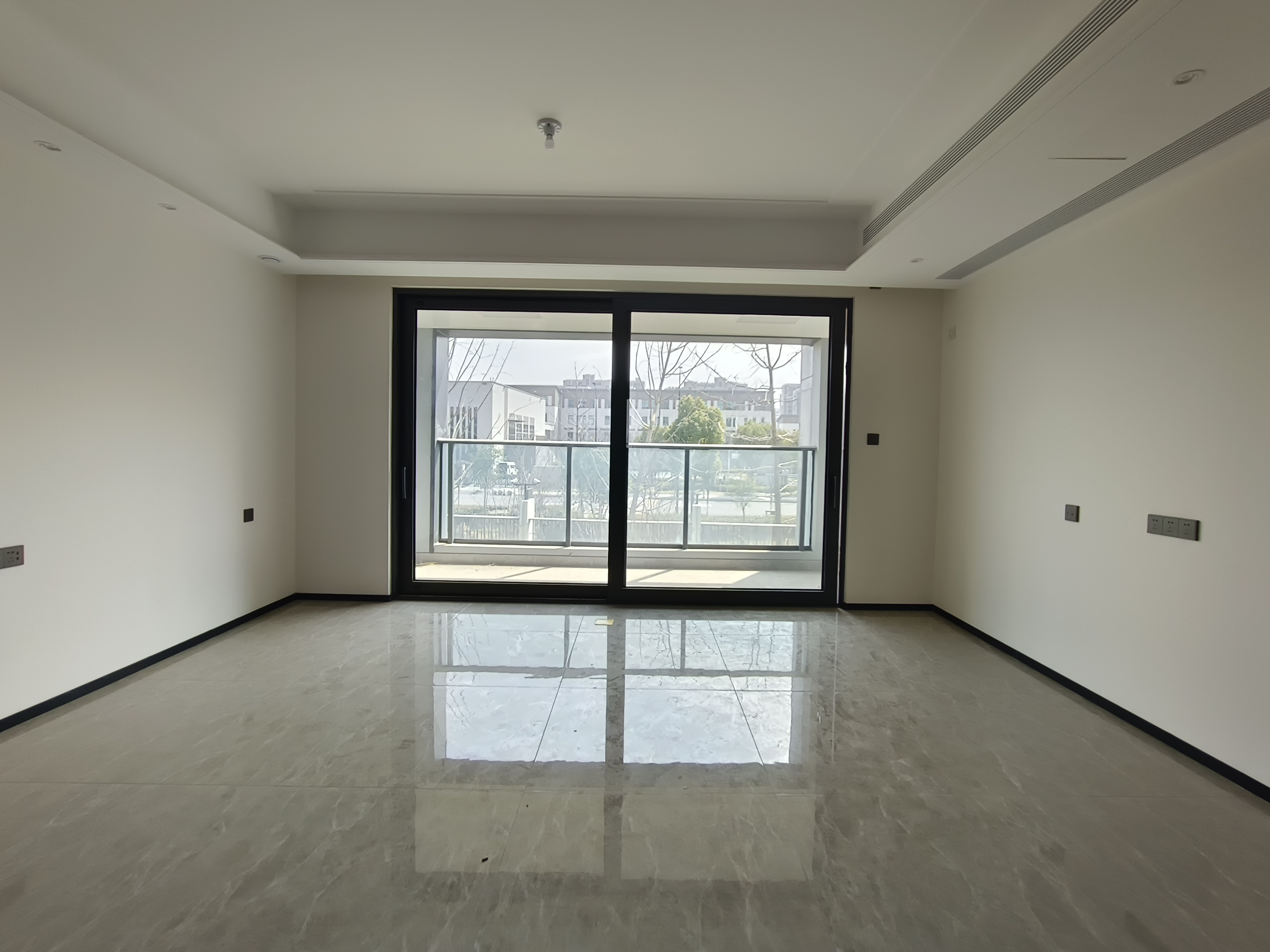 万科方圆 3室2厅2卫 128m&sup2;