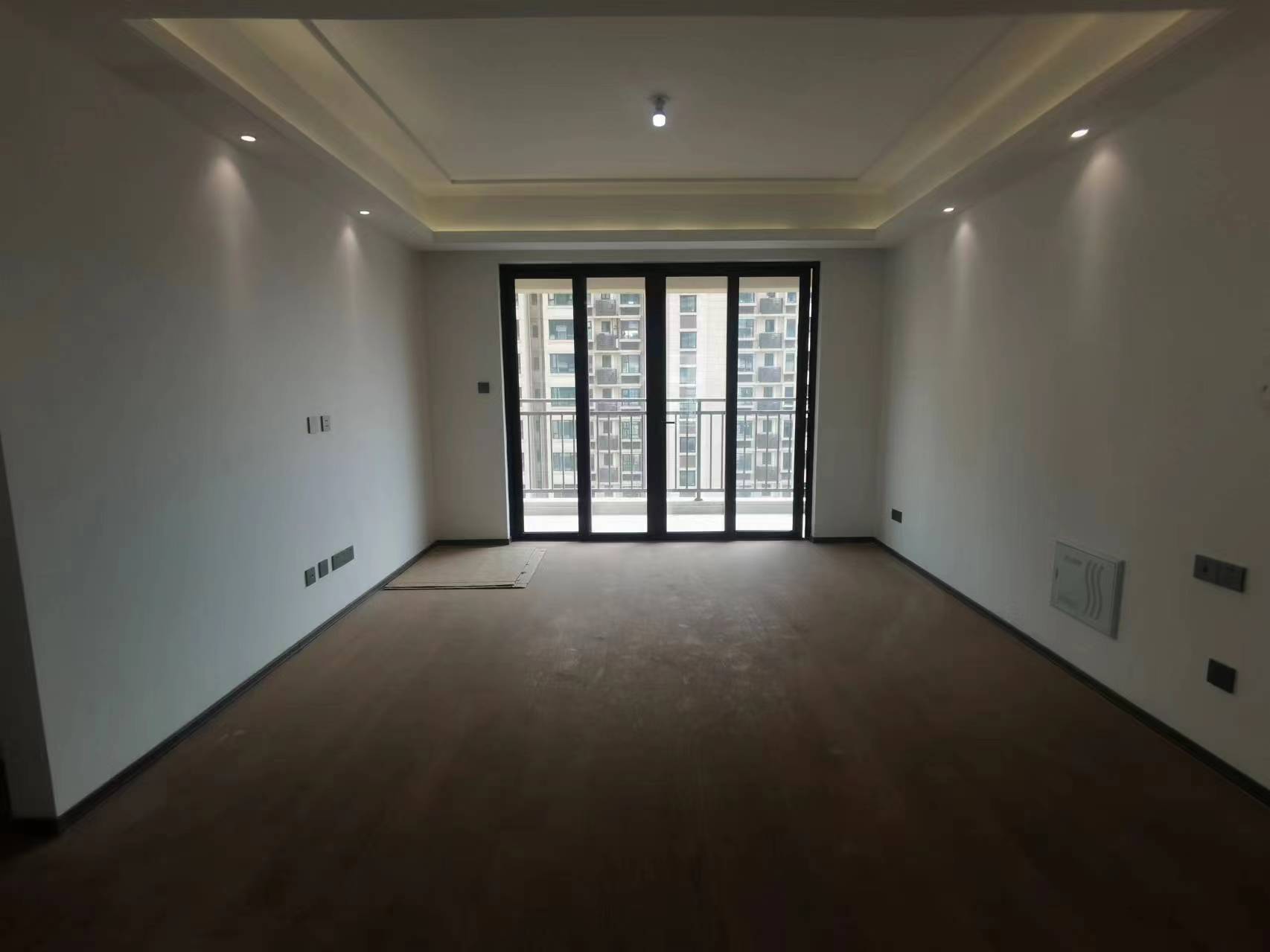 春风南岸东园 4室2厅2卫 141m&sup2;