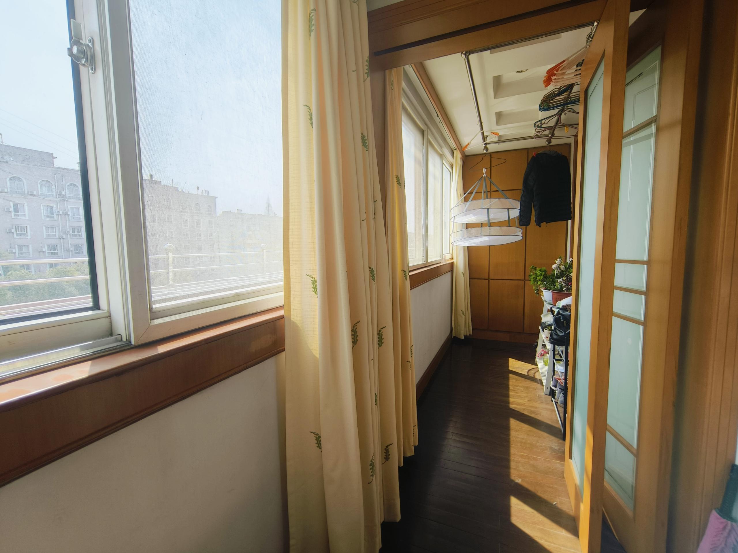 和兴花苑 4室2厅2卫 150m&sup2;