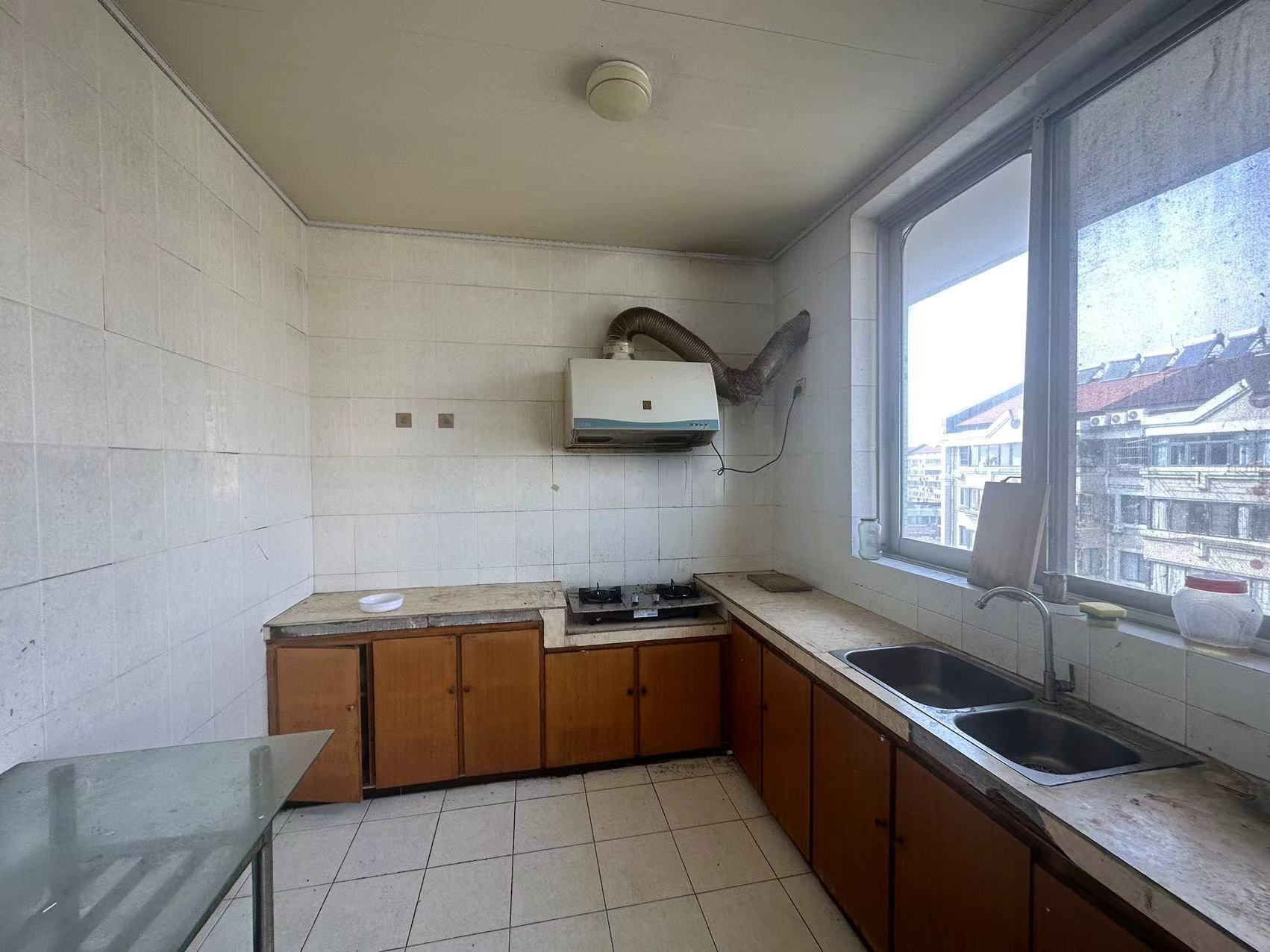 师范桥新村 3室2厅1卫 134m&sup2;