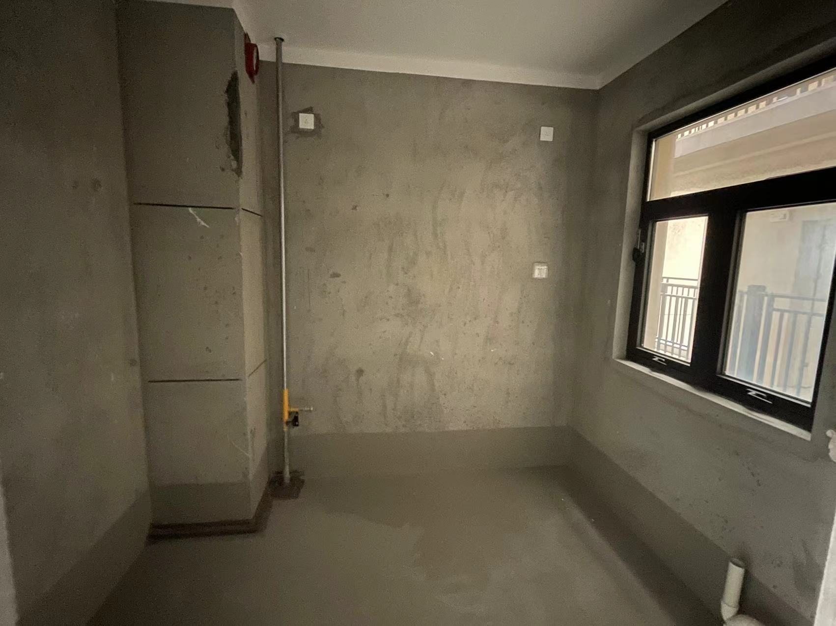 华强城 3室2厅1卫 106m&sup2;