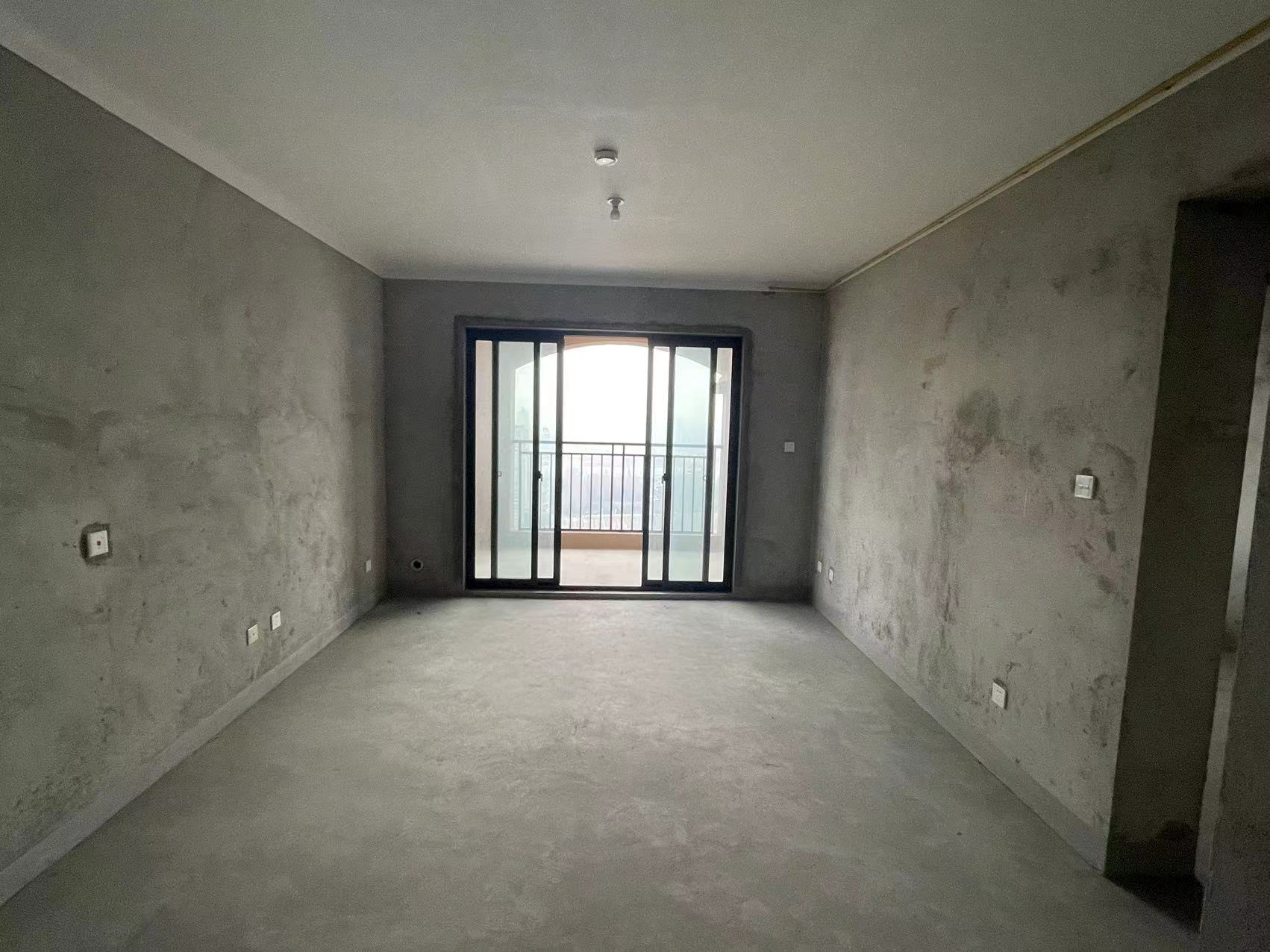华强城 3室2厅1卫 106m&sup2;