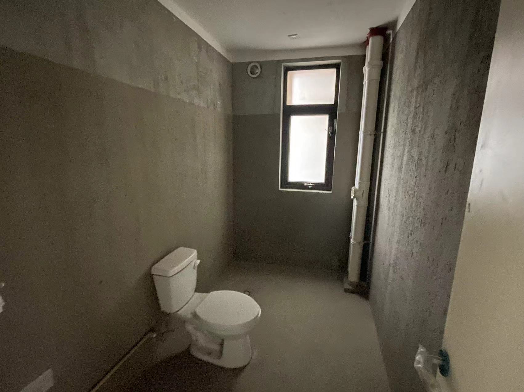 华强城 3室2厅1卫 106m&sup2;