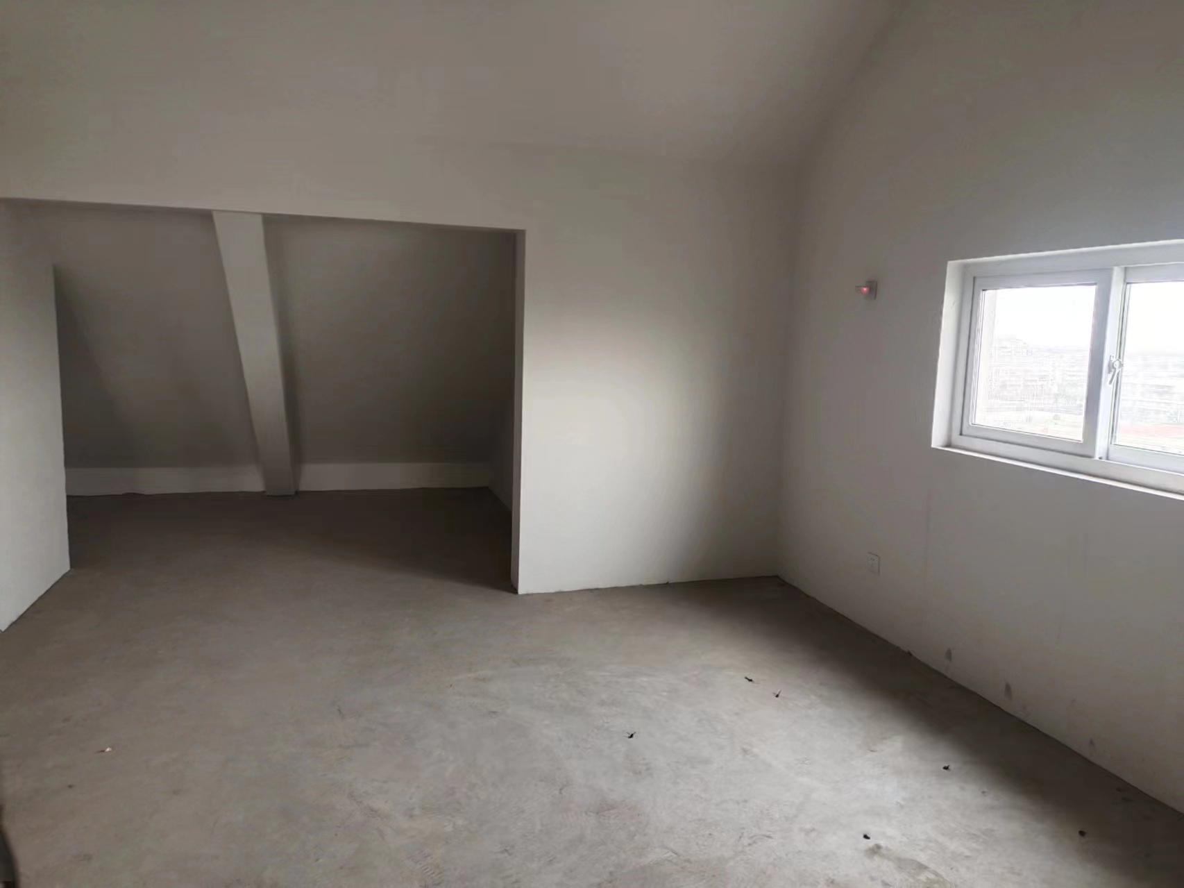 天香苑 4室2厅2卫 80.00m²