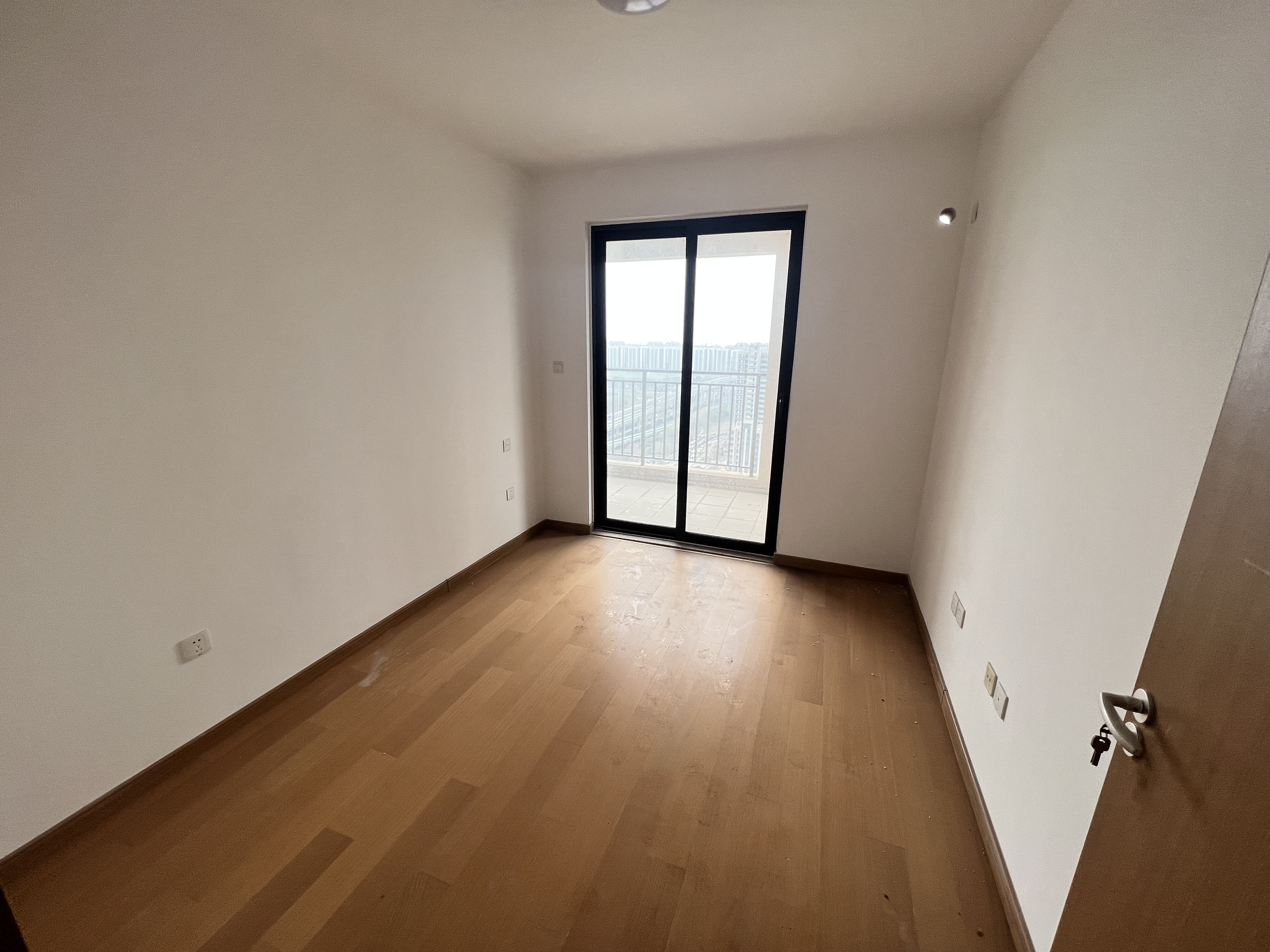 绿地新里城 3室2厅2卫 116.61m&sup2;