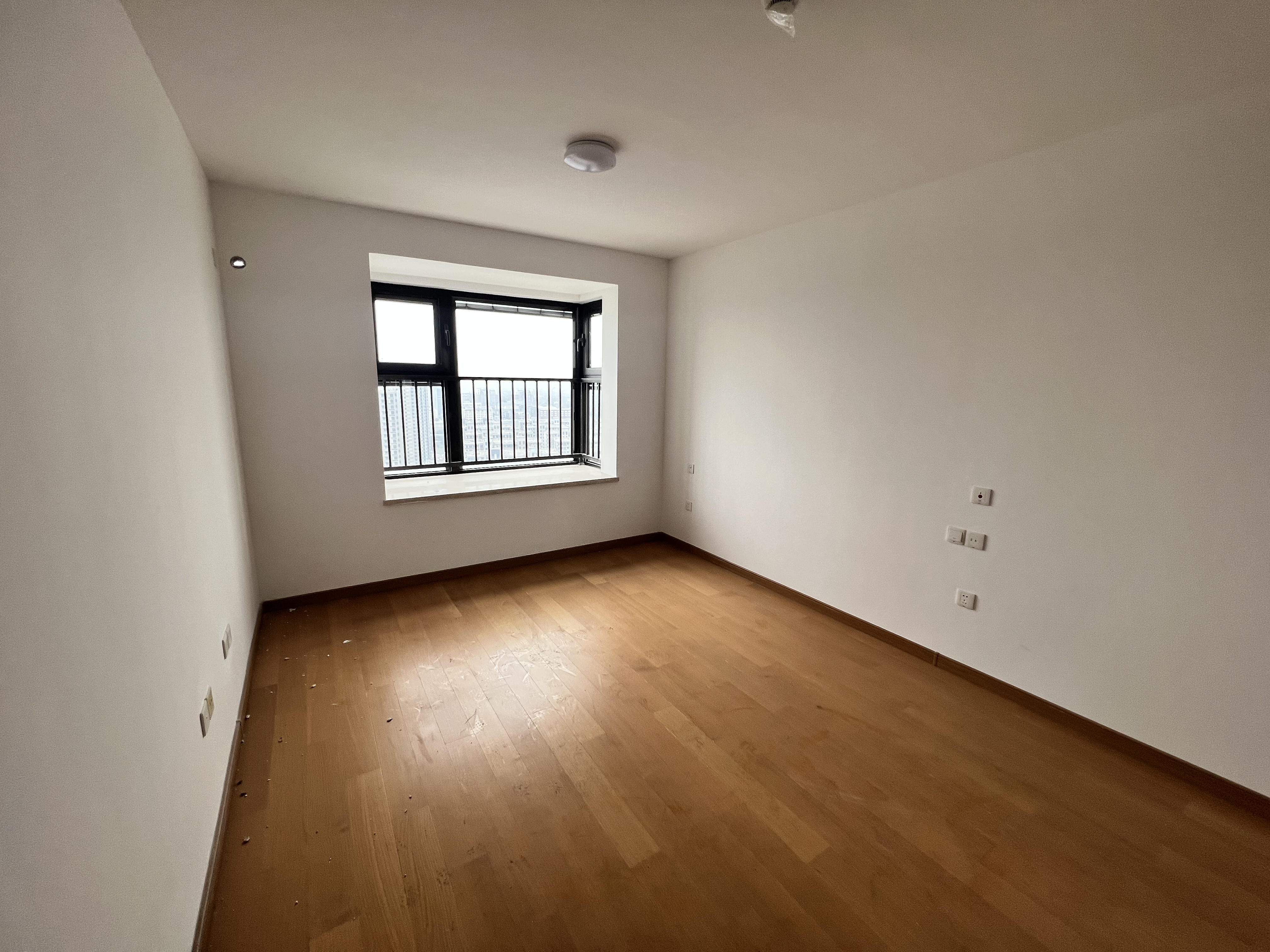 绿地新里城 3室2厅2卫 116.61m&sup2;