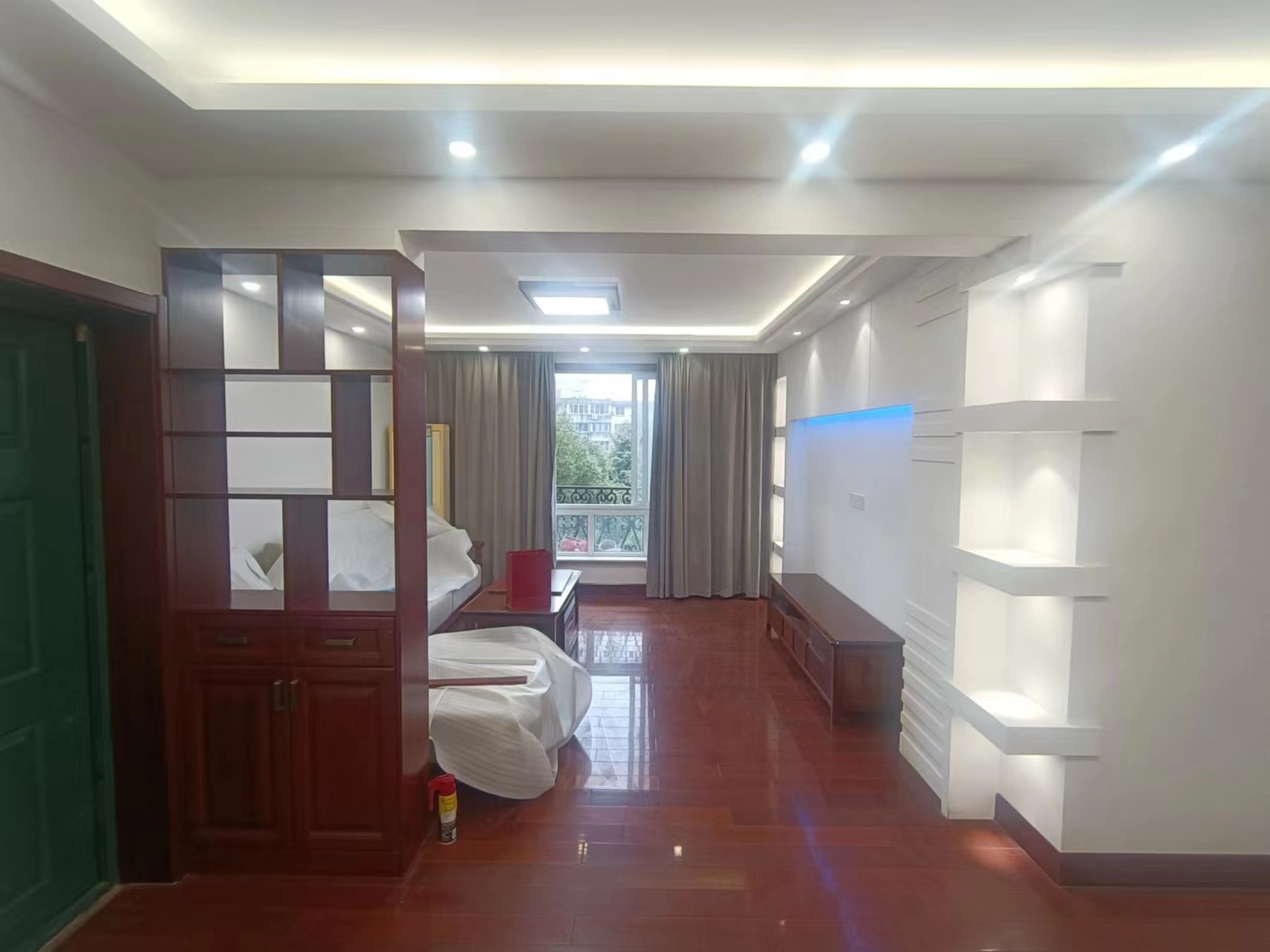 银花苑 3室2厅2卫 145.50m²