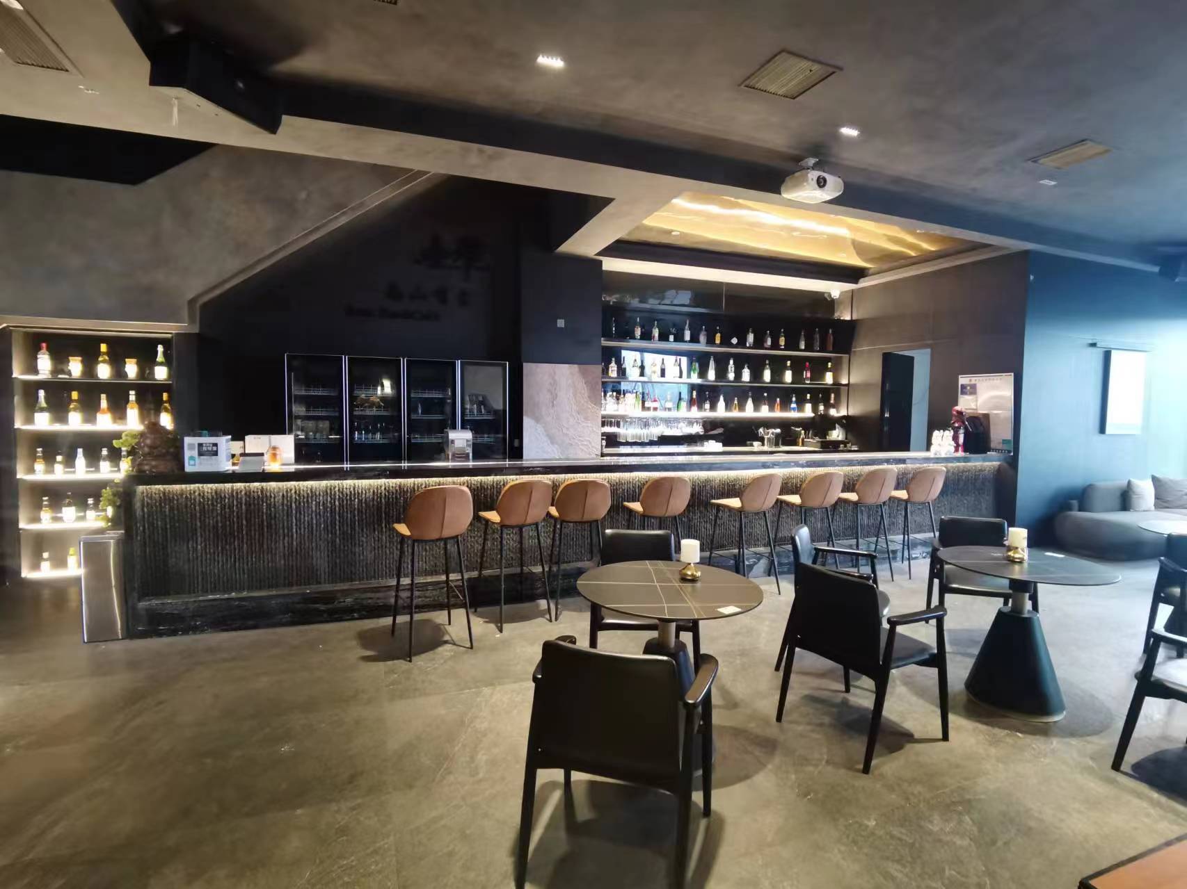 珑府 1室1厅1卫 190.00m²