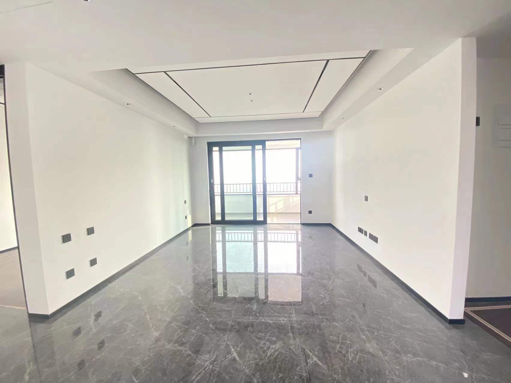 滨江玺 4室2厅2卫 143.76m²