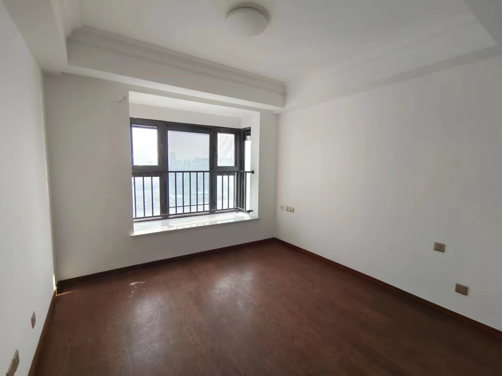 雍华府 3室2厅1卫 114m&sup2;