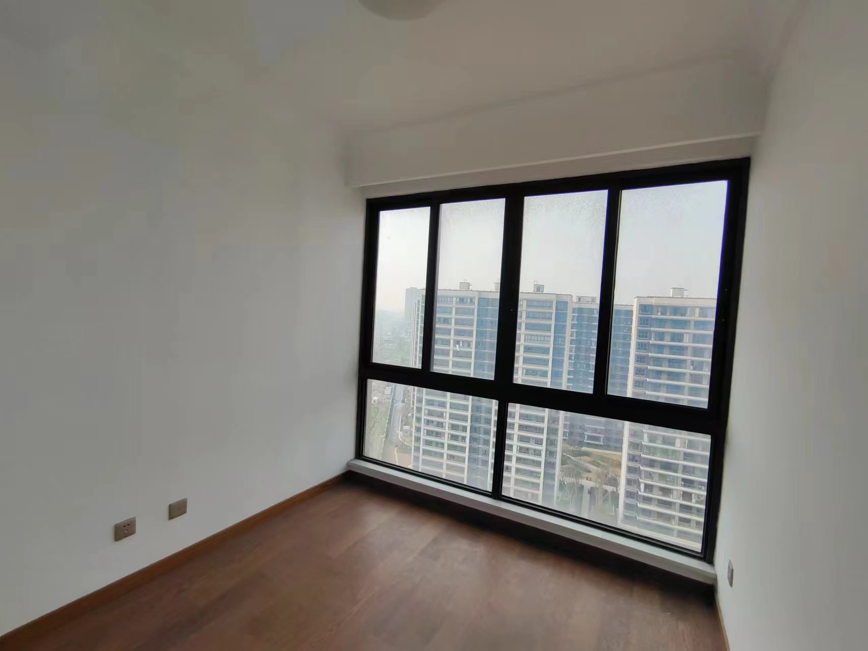 雍华府 3室2厅1卫 114m&sup2;