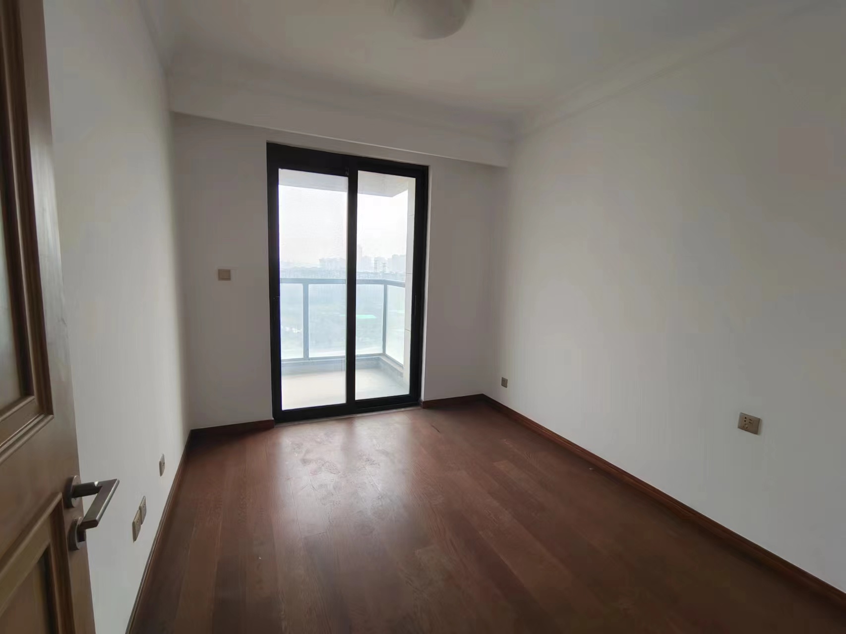 雍华府 3室2厅1卫 114m&sup2;