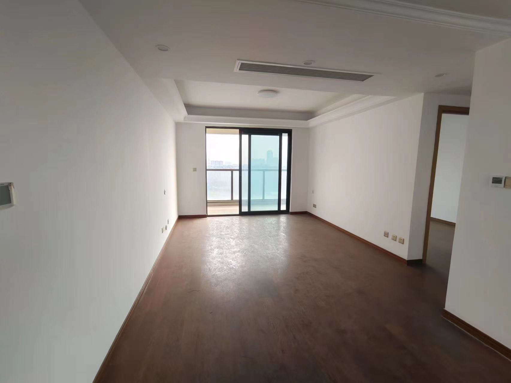雍华府 3室2厅1卫 114m²