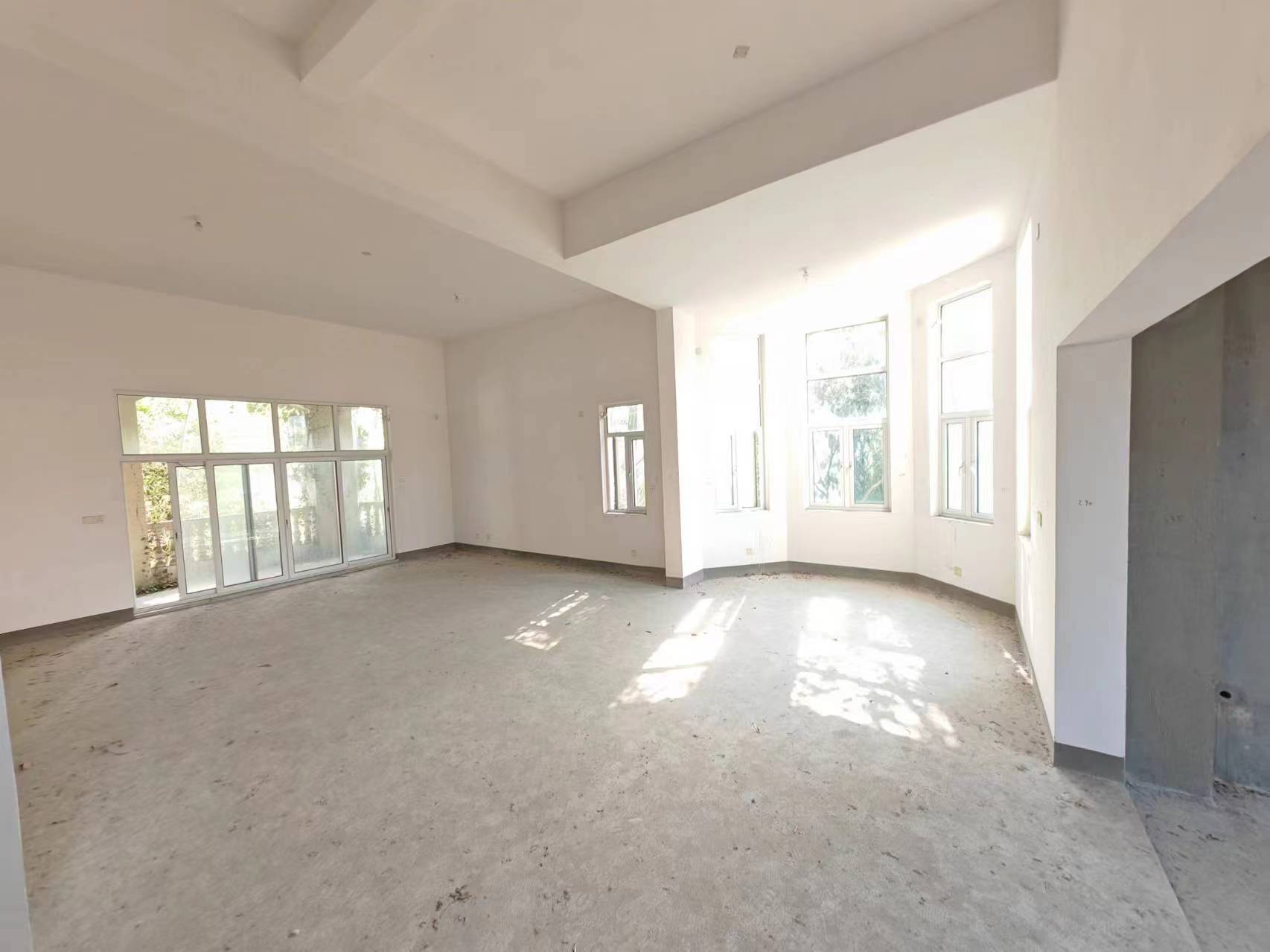 优山美地花园南区 5室2厅3卫 555.69m²