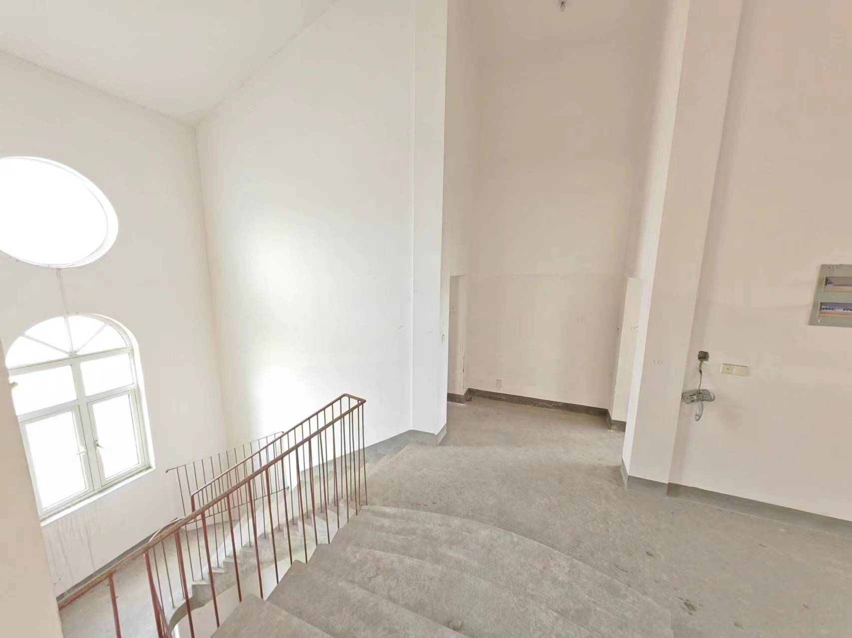 优山美地花园南区 5室2厅3卫 555.69m&sup2;