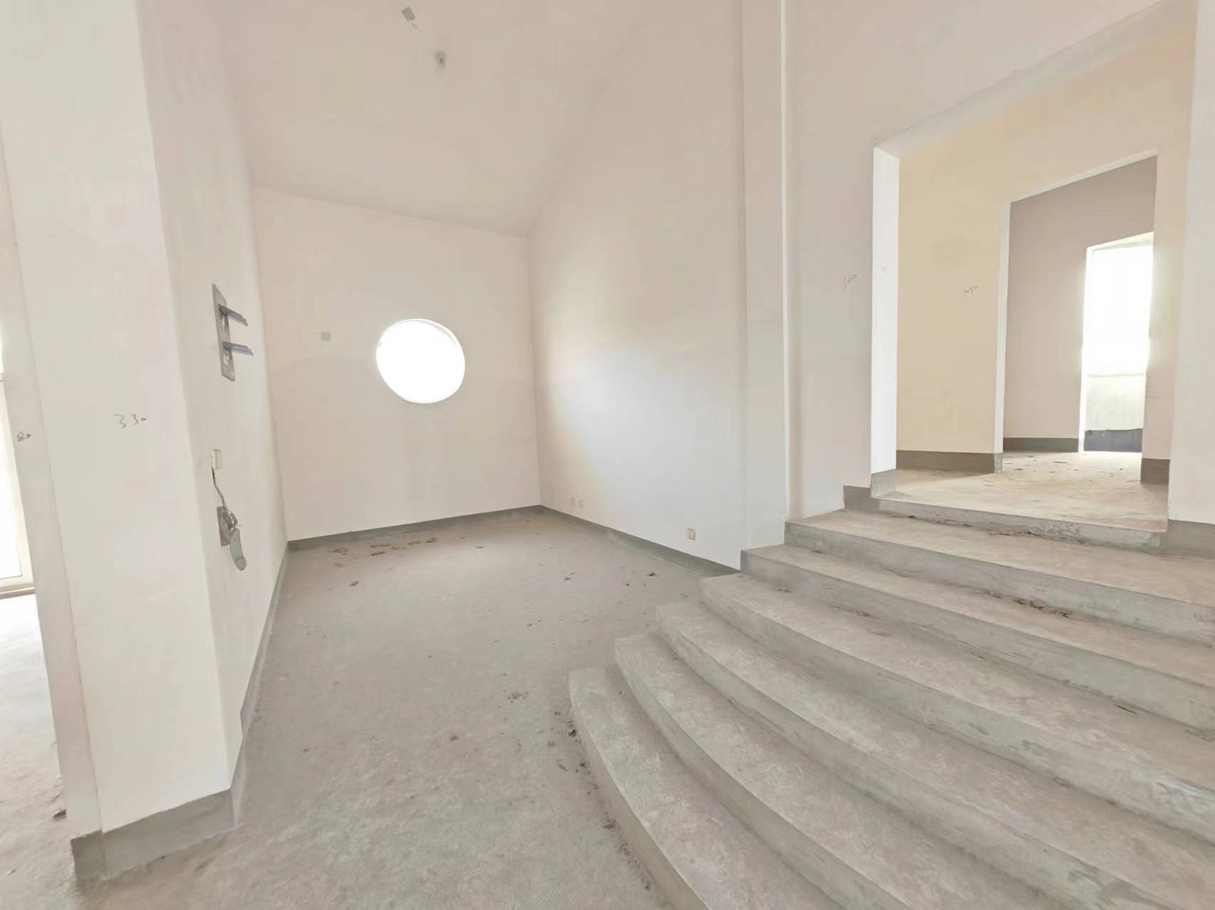 优山美地花园南区 5室2厅3卫 555.69m&sup2;
