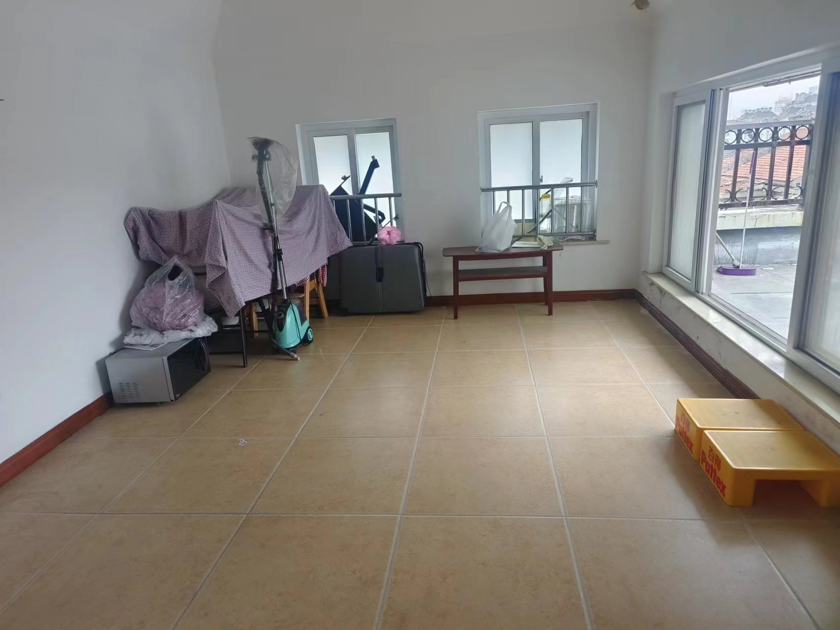 天润锦园 5室2厅2卫 240m²
