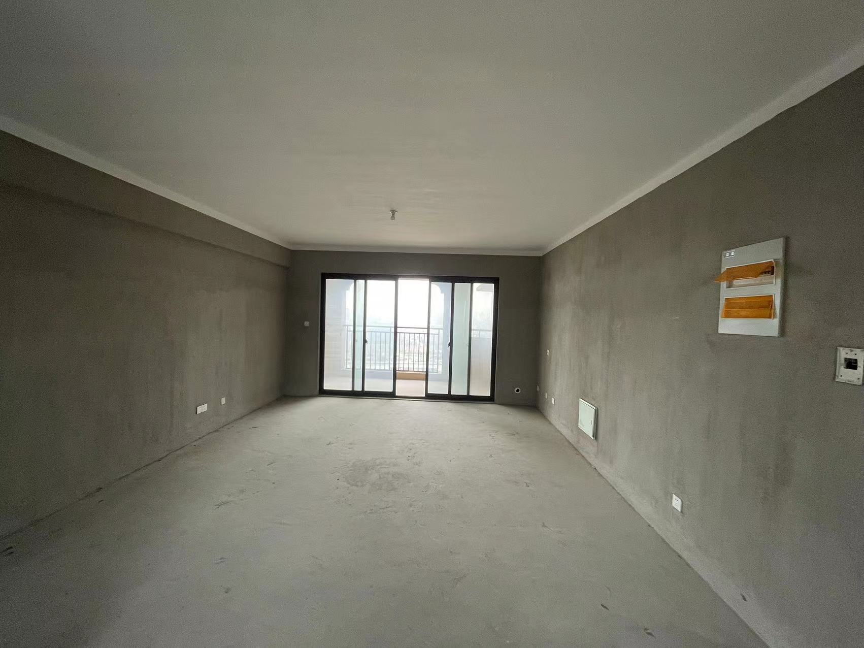 华强城 4室2厅2卫 158m&sup2;