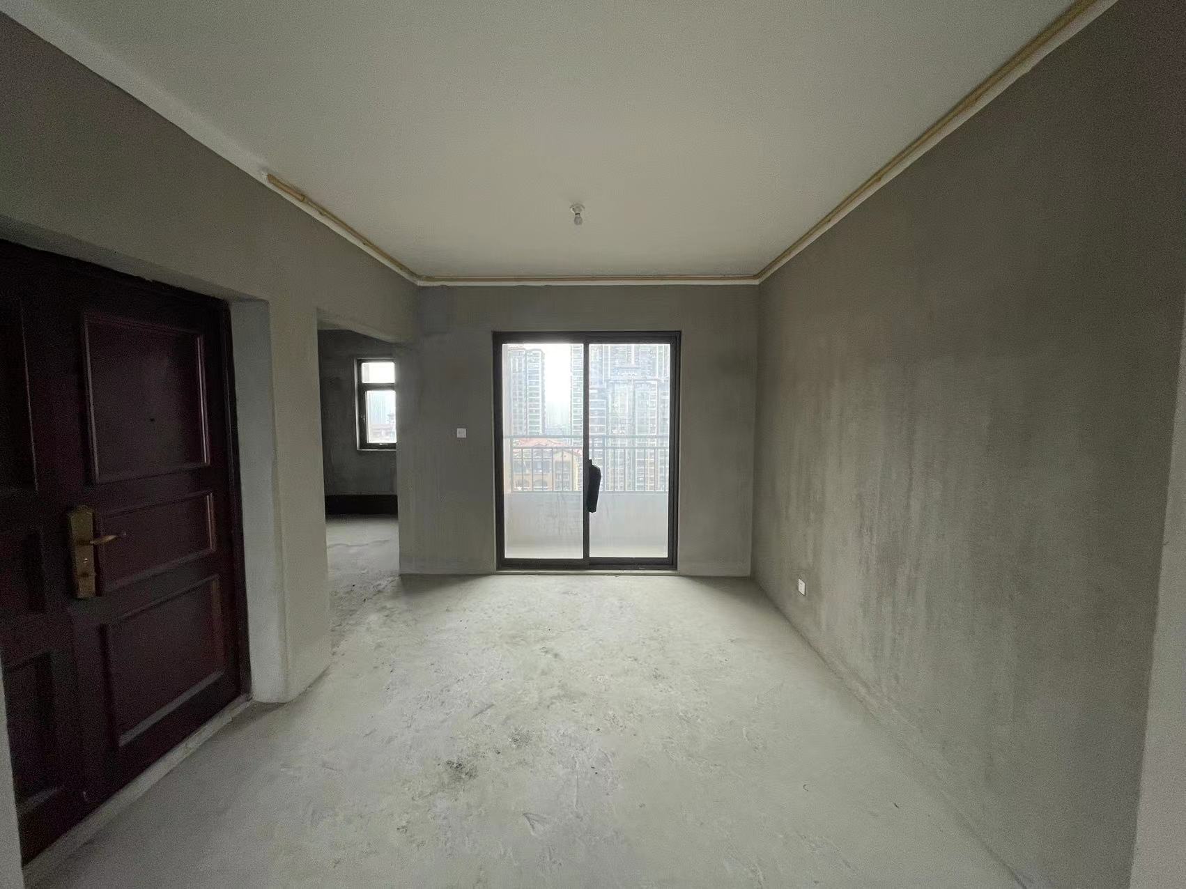 华强城 4室2厅2卫 158m²