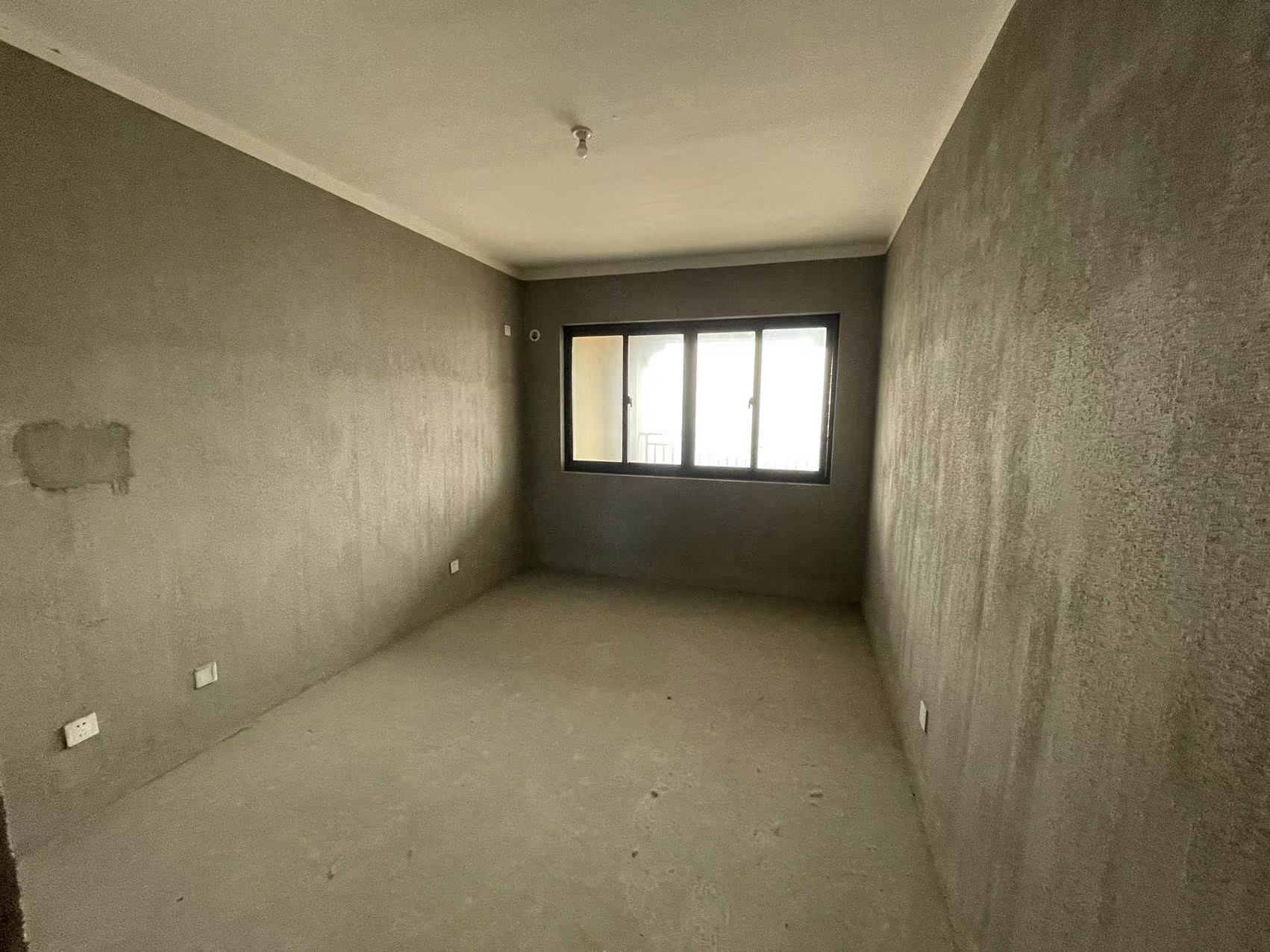 华强城 4室2厅2卫 158m&sup2;