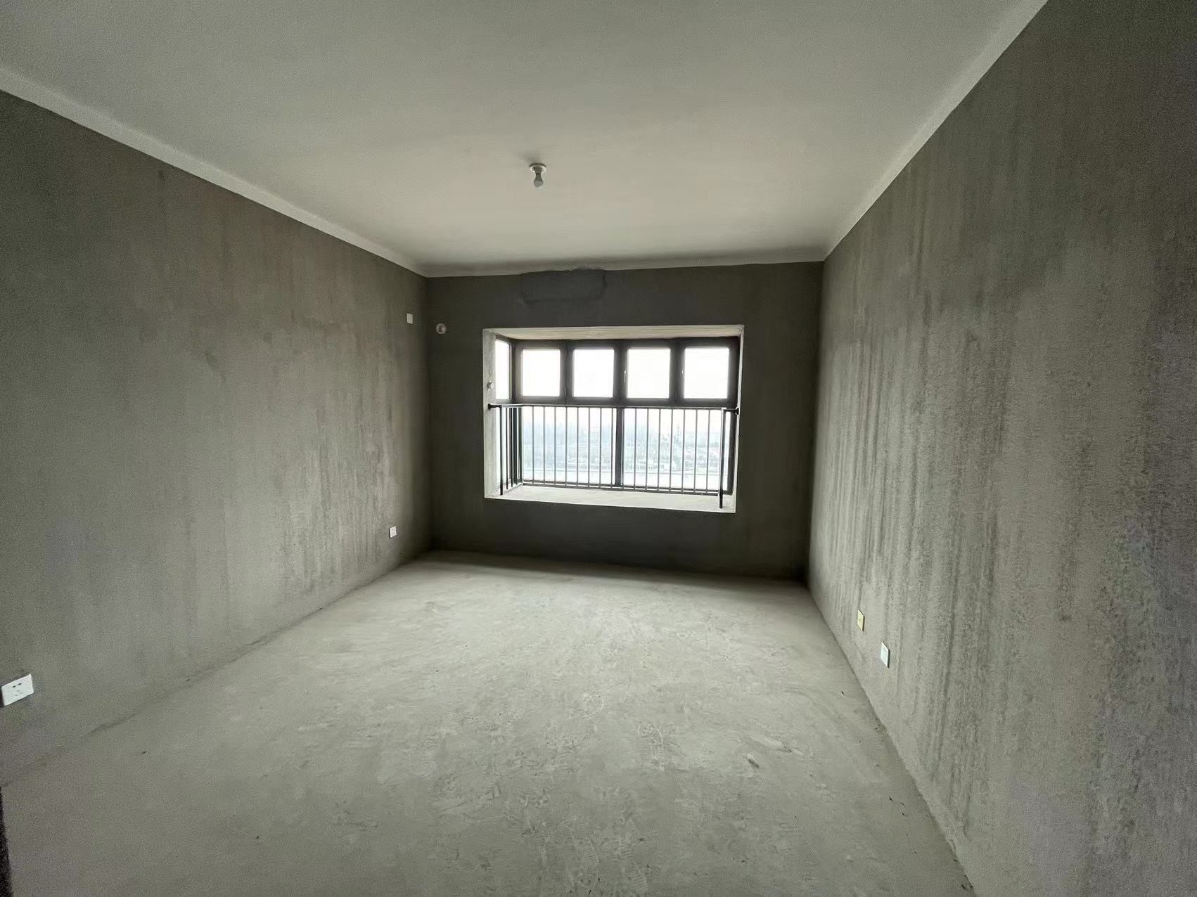 华强城 4室2厅2卫 158m&sup2;