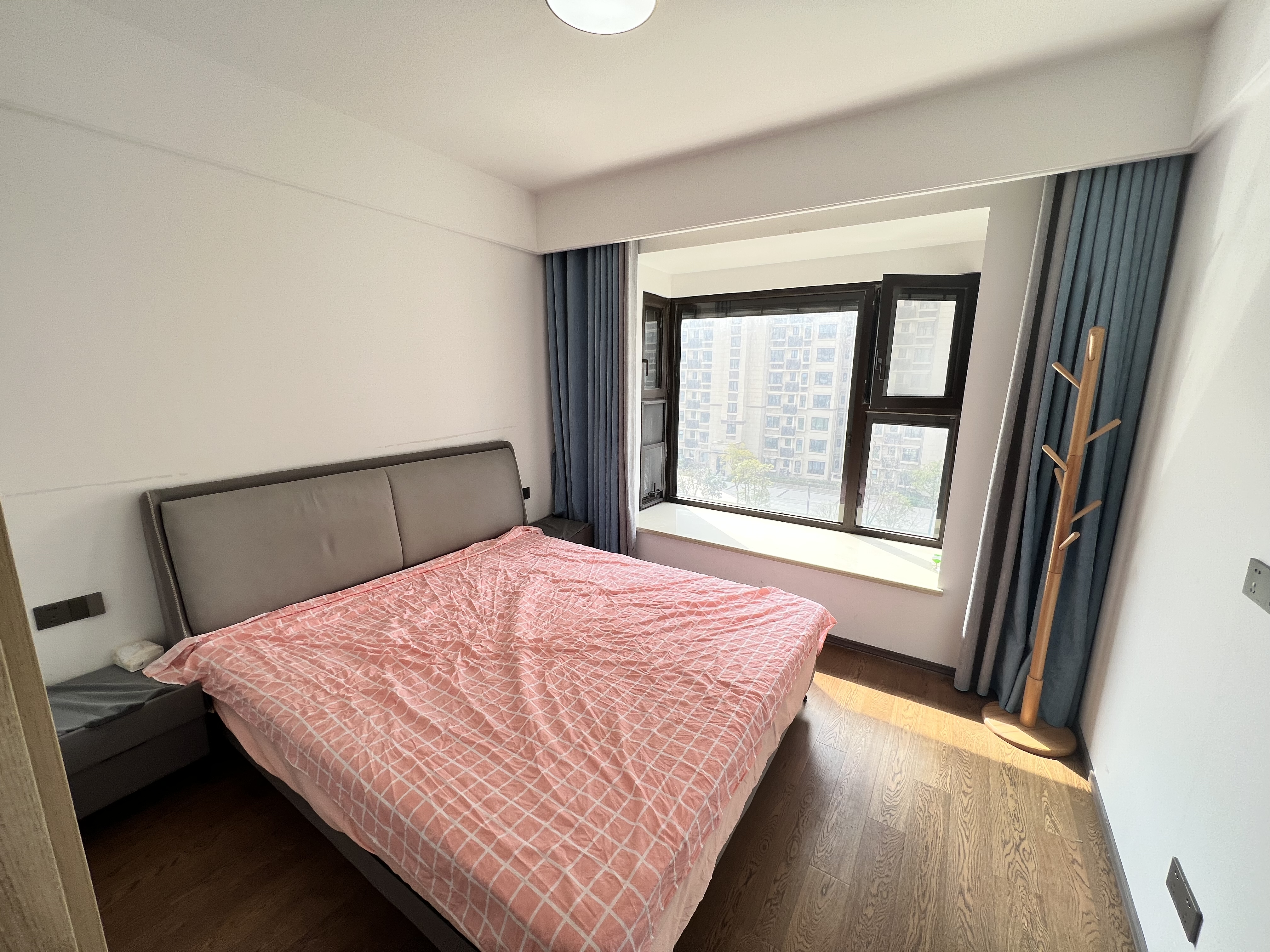 春风南岸东园 4室2厅2卫 142m&sup2;