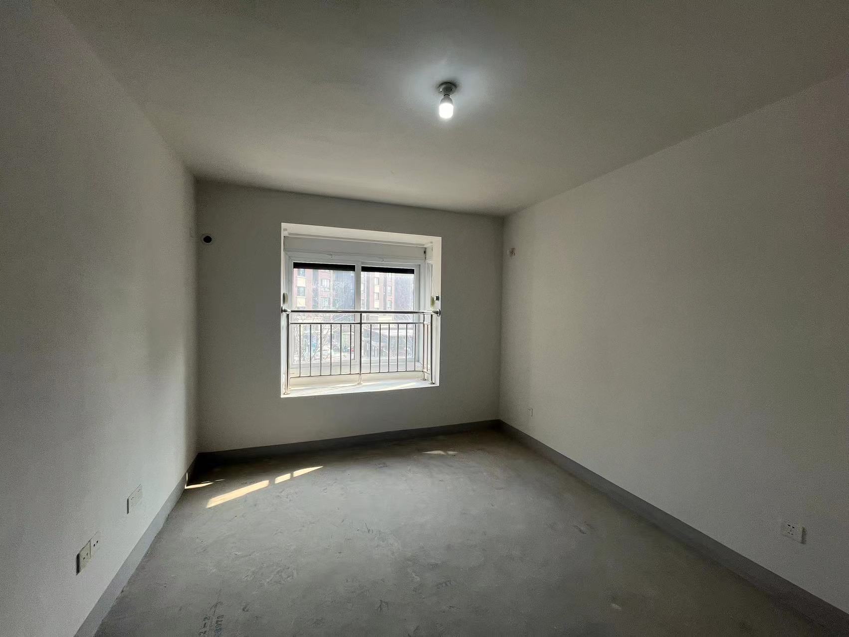 江畔花苑 3室2厅2卫 147.61m&sup2;