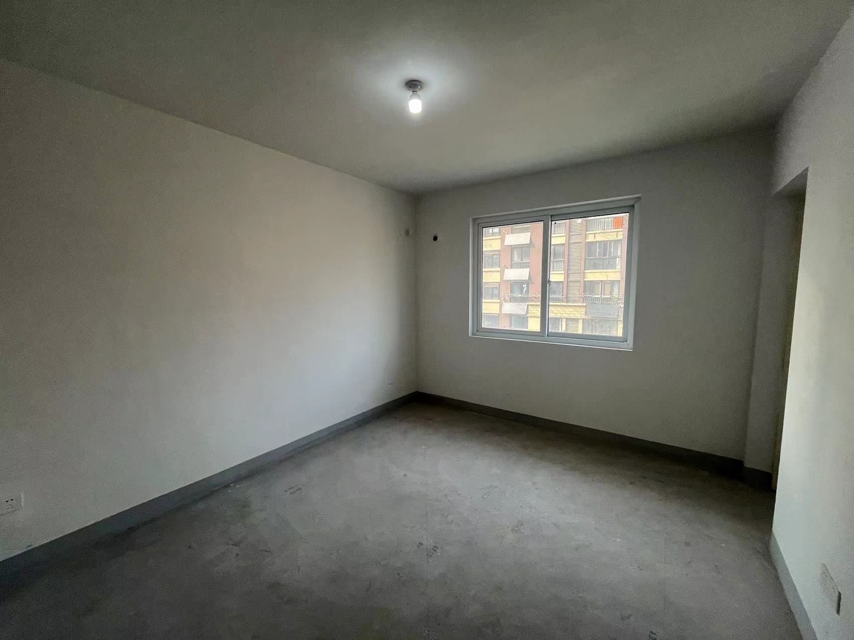 江畔花苑 3室2厅2卫 147.61m&sup2;
