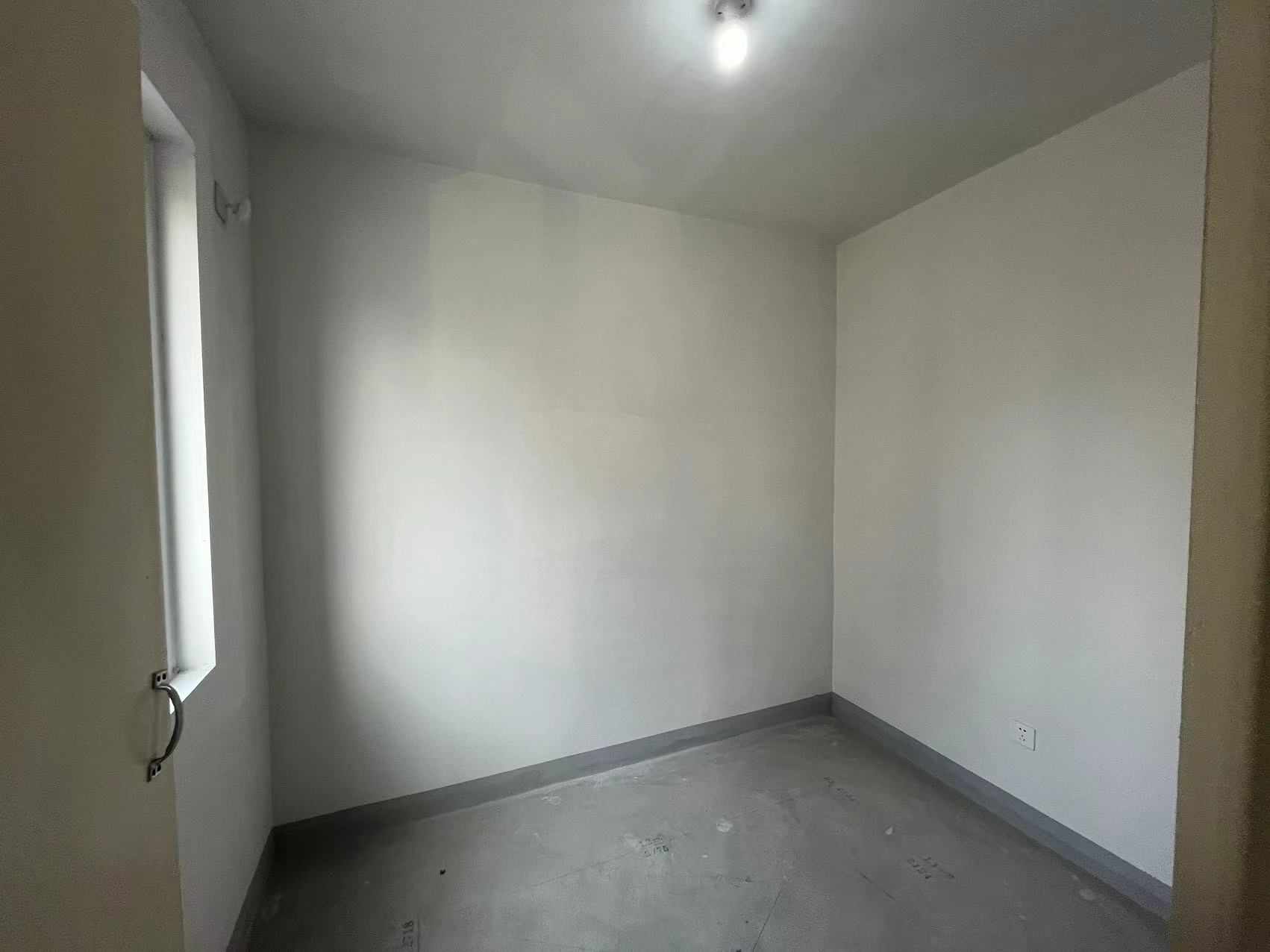 江畔花苑 3室2厅2卫 147.61m&sup2;