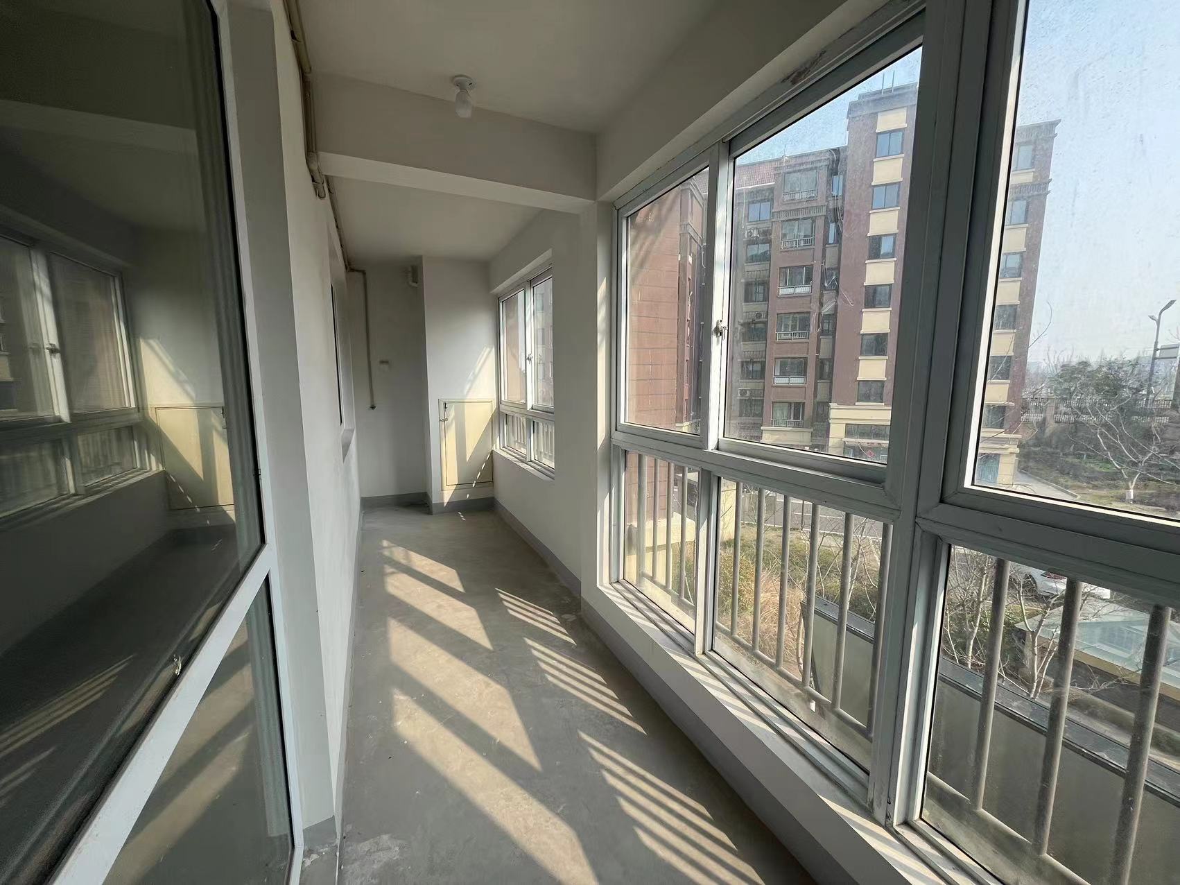 江畔花苑 3室2厅2卫 147.61m&sup2;