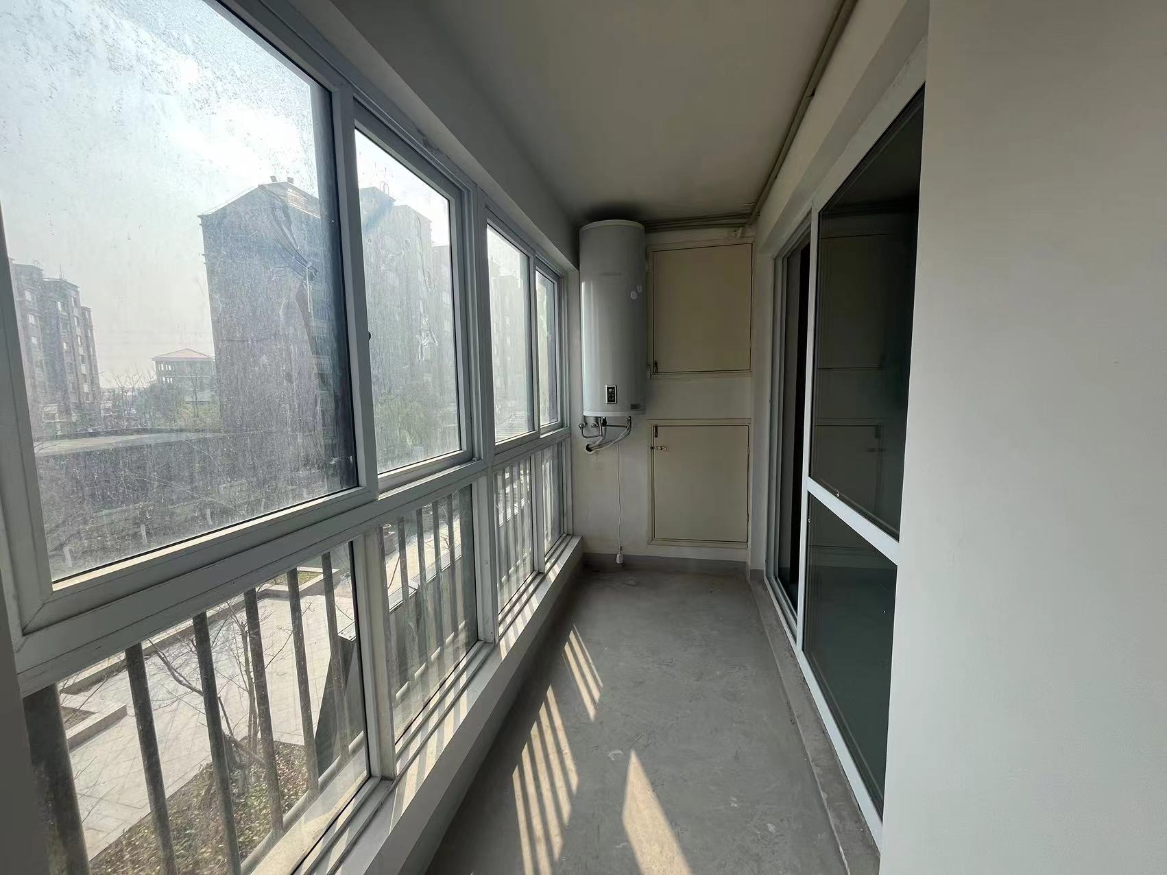 江畔花苑 3室2厅2卫 147.61m&sup2;