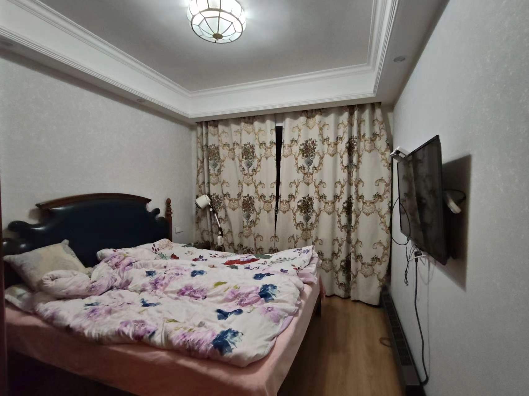 中南世纪花城三期 3室2厅1卫 106m²
